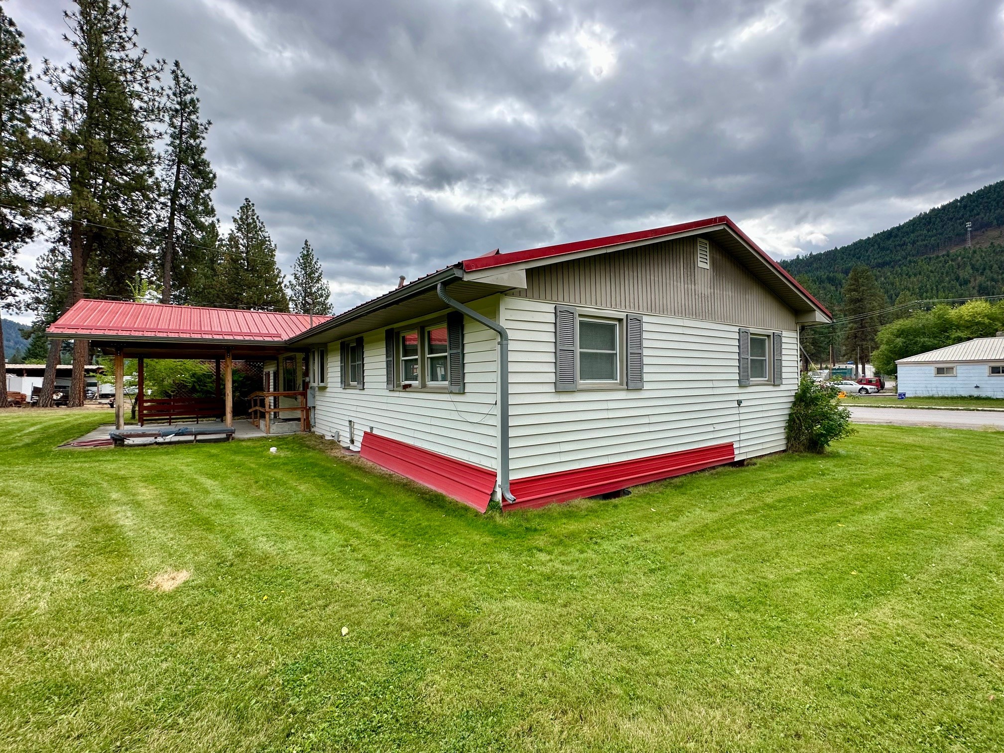 644 4th Avenue E Property Photo 25