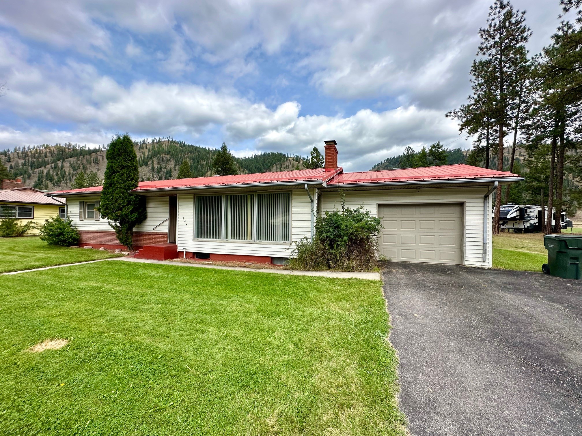 644 4th Avenue E Property Photo 35