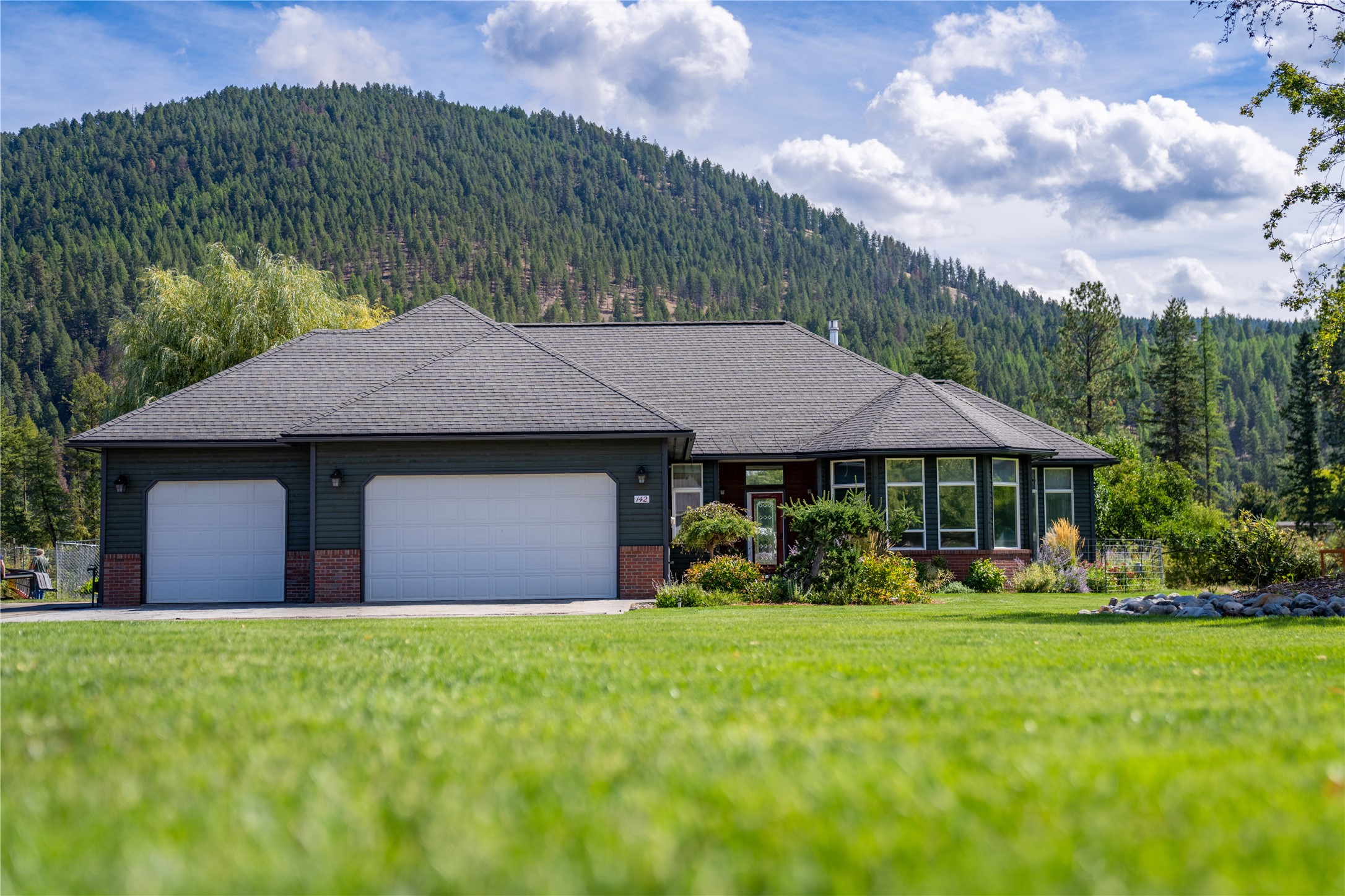 142 Edgewater Drive