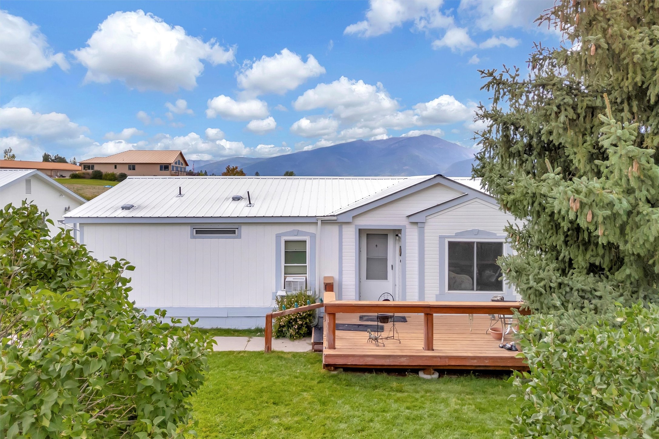 479 Silvertip Lane Property Photo 4
