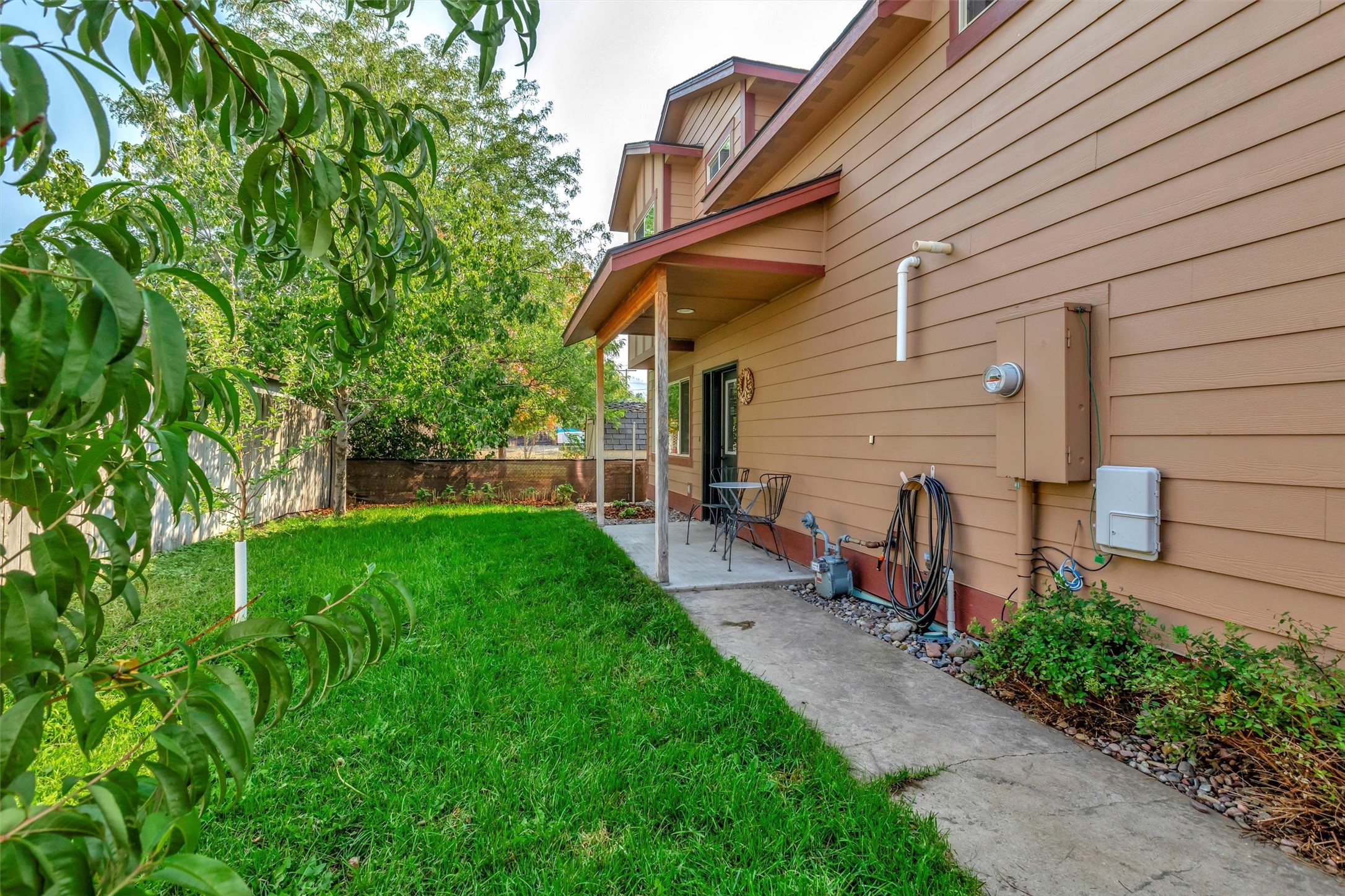 2215 Kensington Avenue Property Photo 2