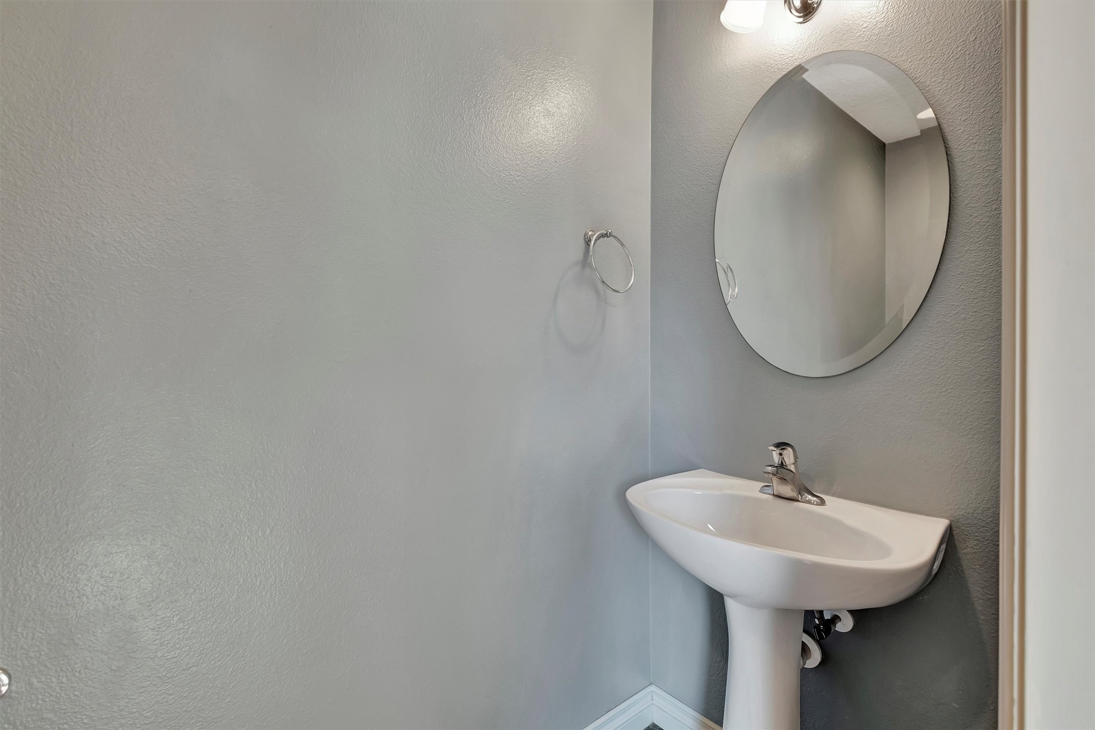 2215 Kensington Avenue Property Photo 10