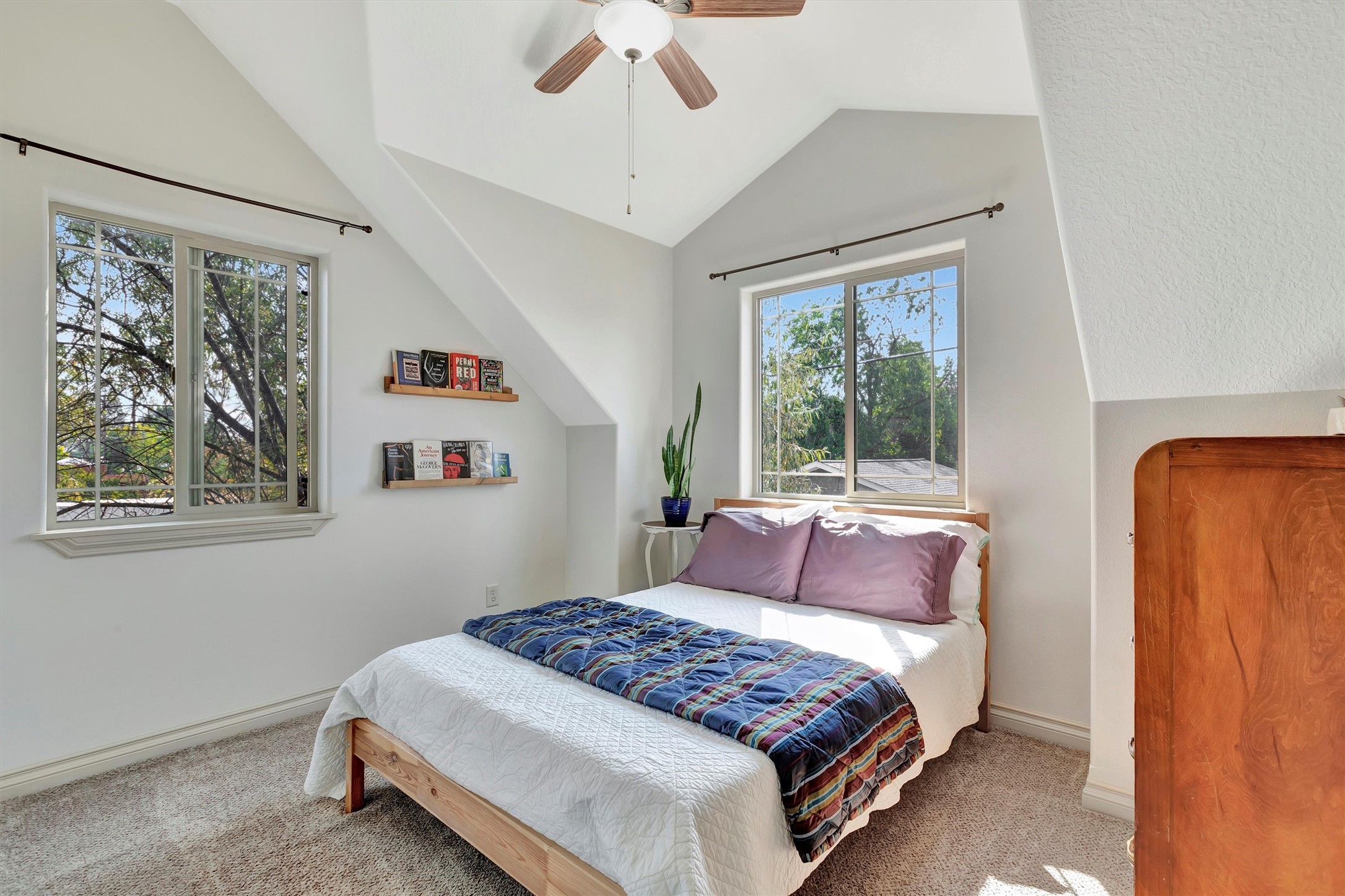 2215 Kensington Avenue Property Photo 15