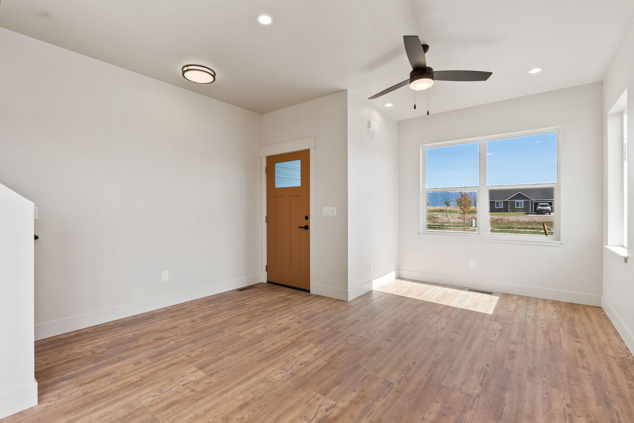 606 Holstein Way Property Photo 8