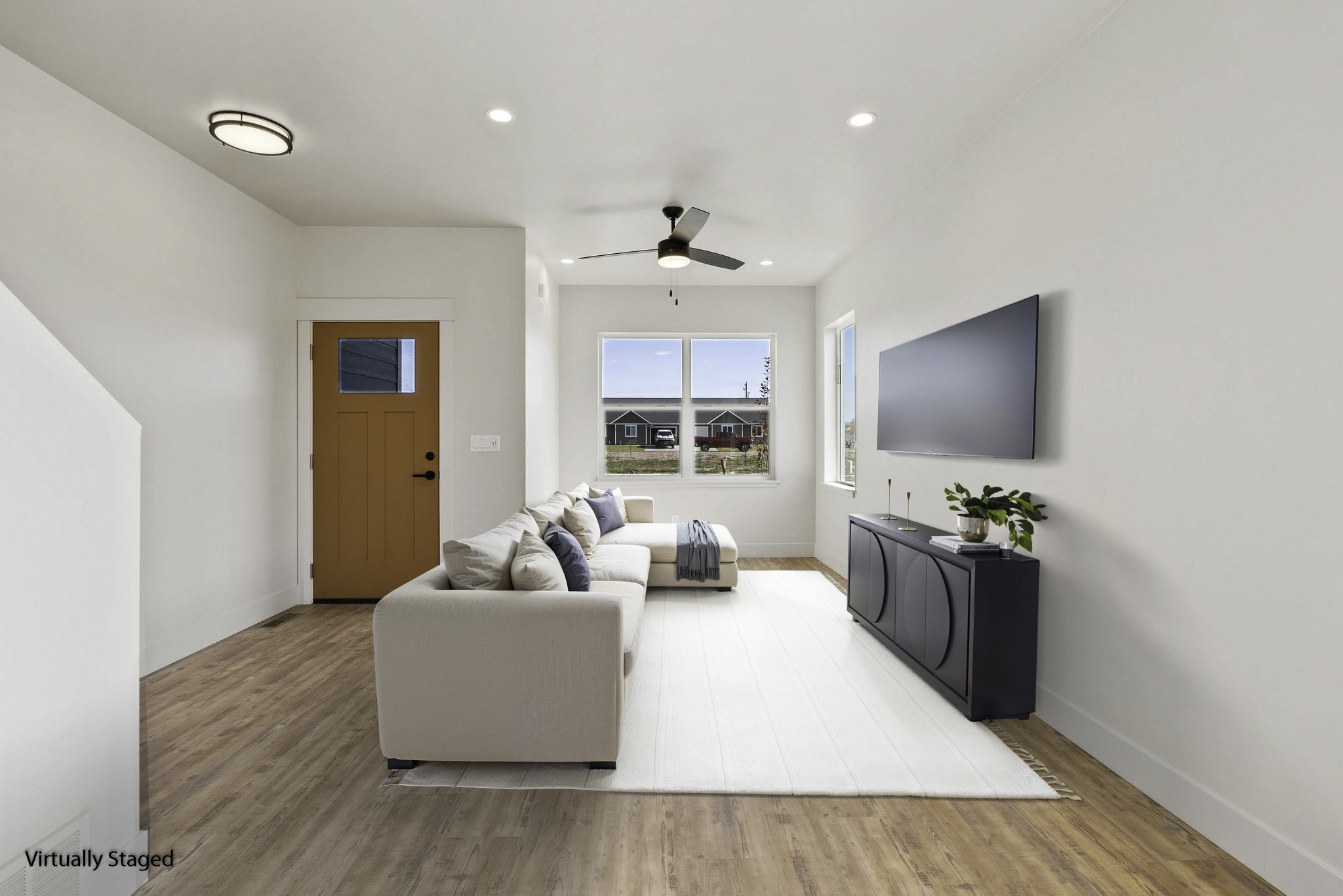 606 Holstein Way Property Photo 10