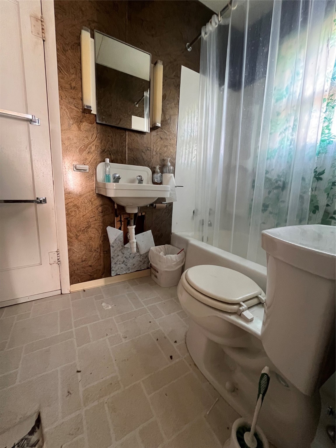 25796 Us Hwy 2 Property Photo 16