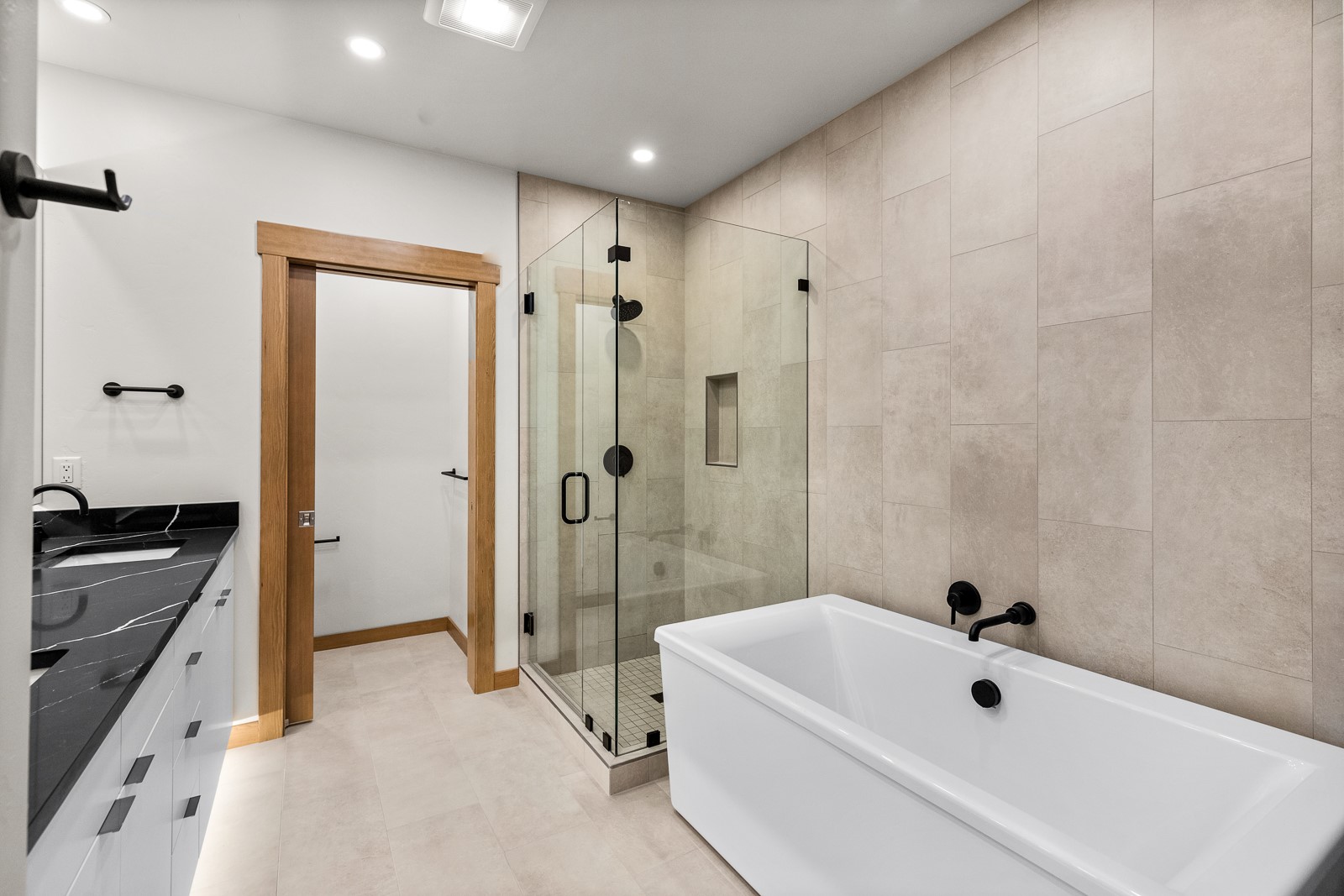 86 Serpentine Circle 207 Property Photo 13