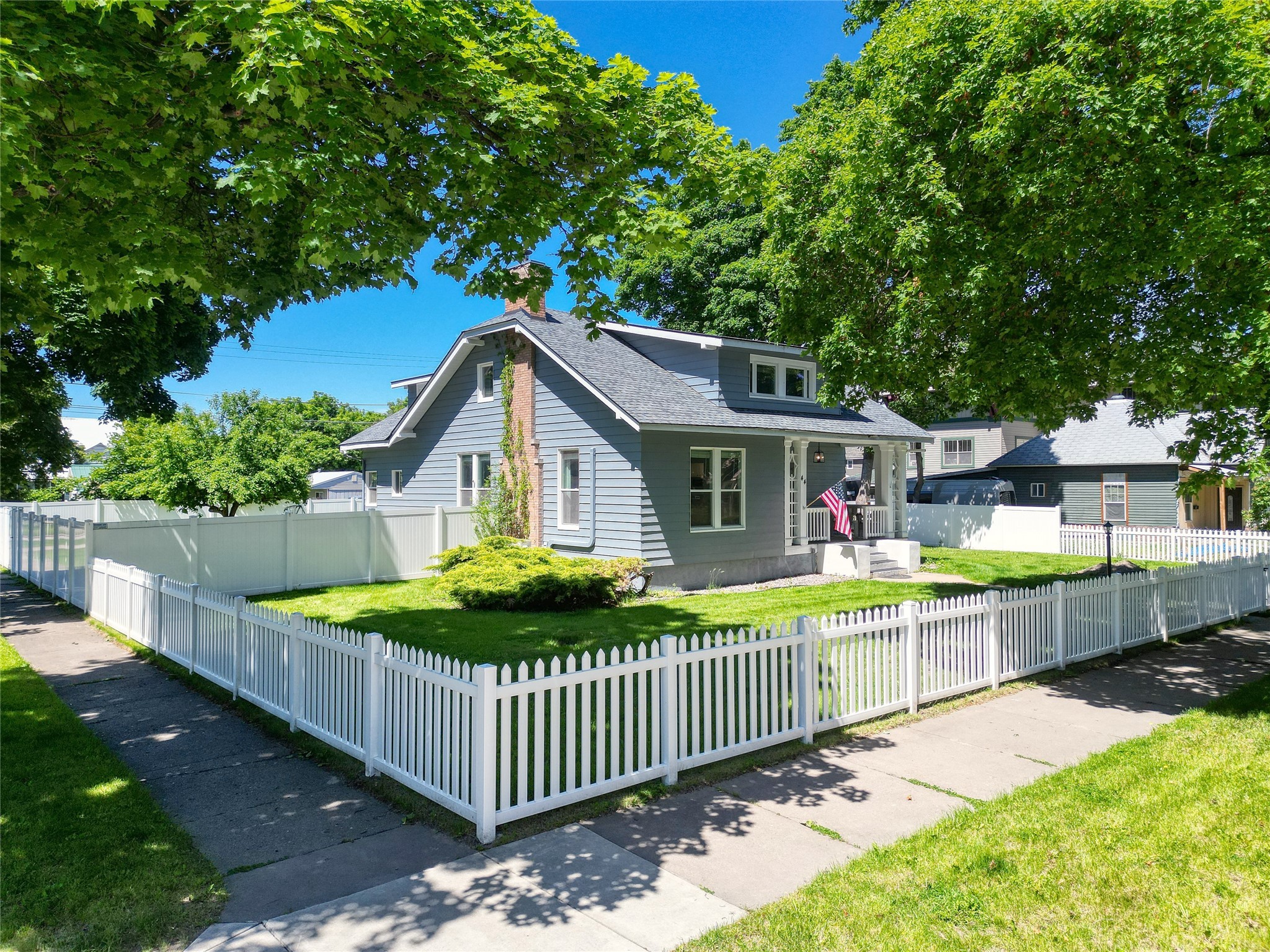 44 4th Avenue E Property Photo