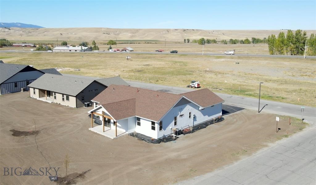 1020 Sagebrush Lane Property Photo 6