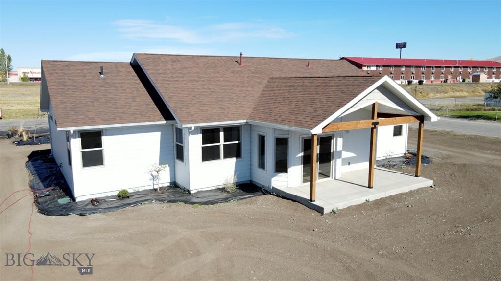 1020 Sagebrush Lane Property Photo 8