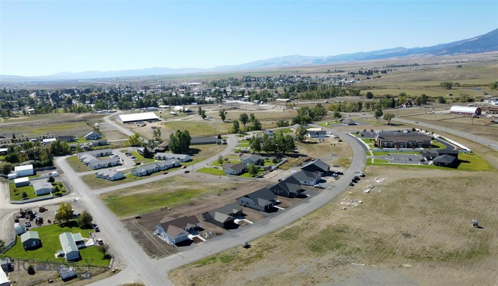 1012 Sagebrush Lane Property Photo 4
