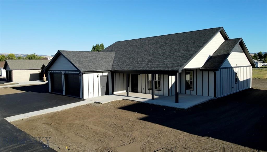 1002 Sagebrush Lane Property Photo 7