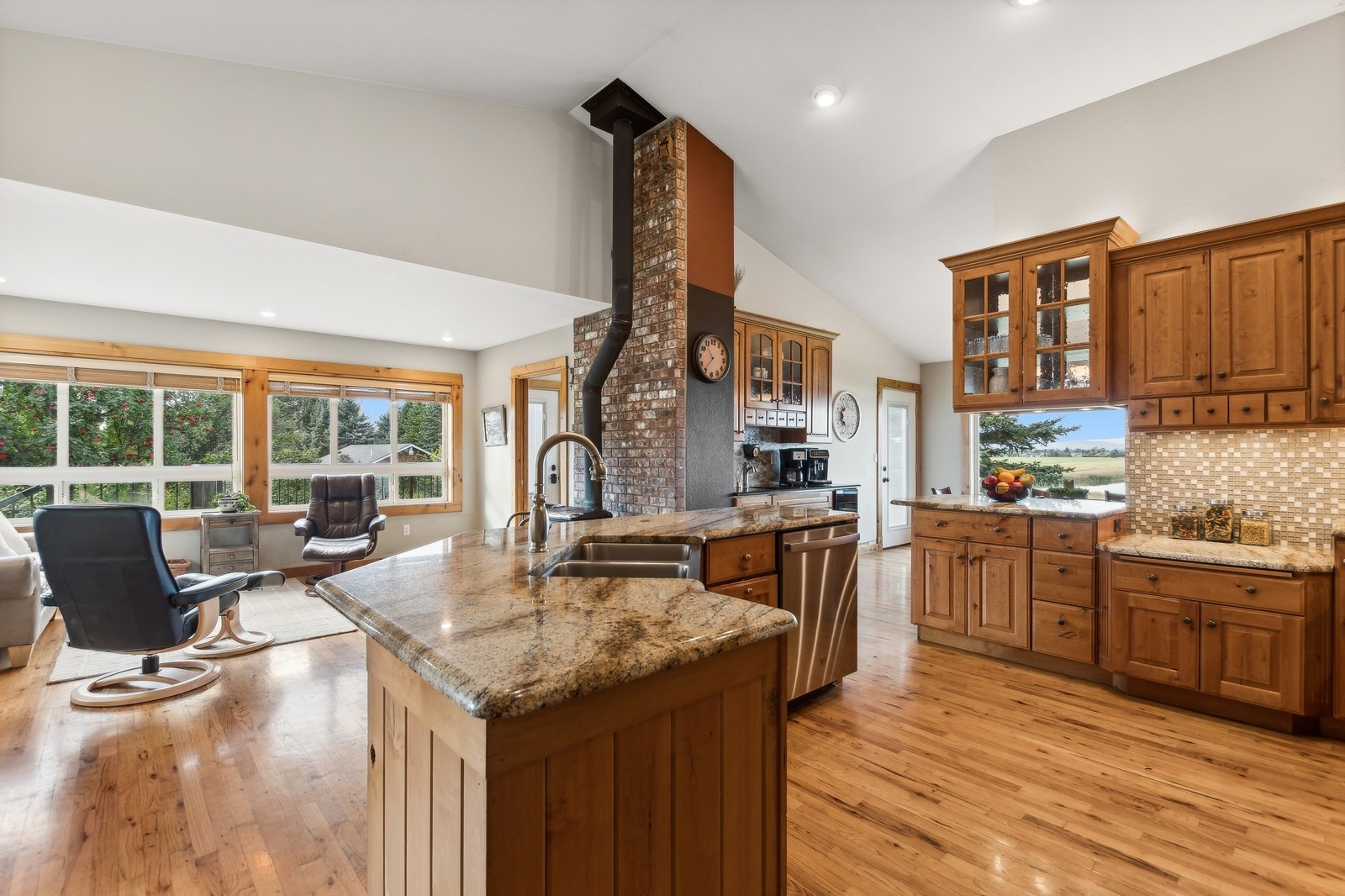 170 Creston Road Property Photo 14