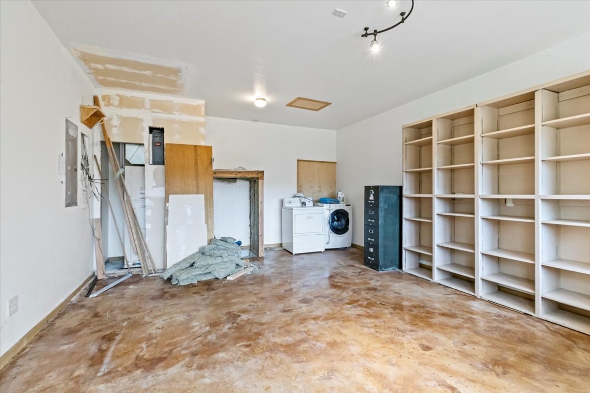 169 Brookes Drive Property Photo 5