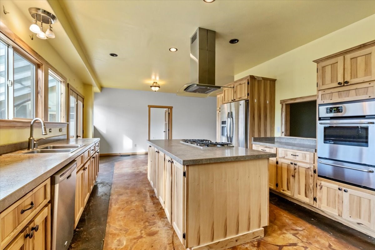 169 Brookes Drive Property Photo 6