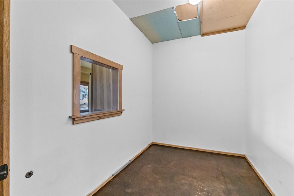 169 Brookes Drive Property Photo 24