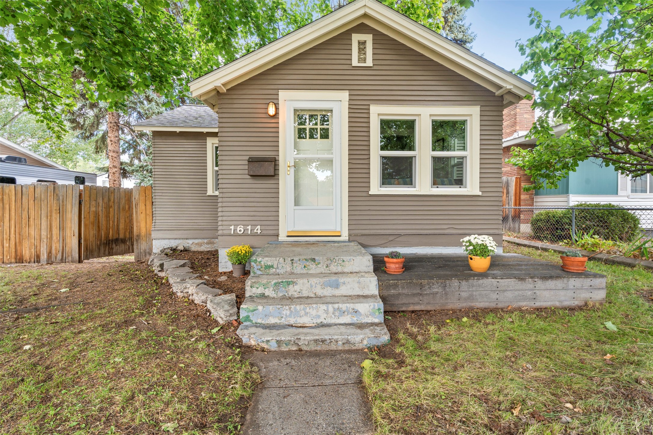 1614 S 9th Street W Property Photo 1