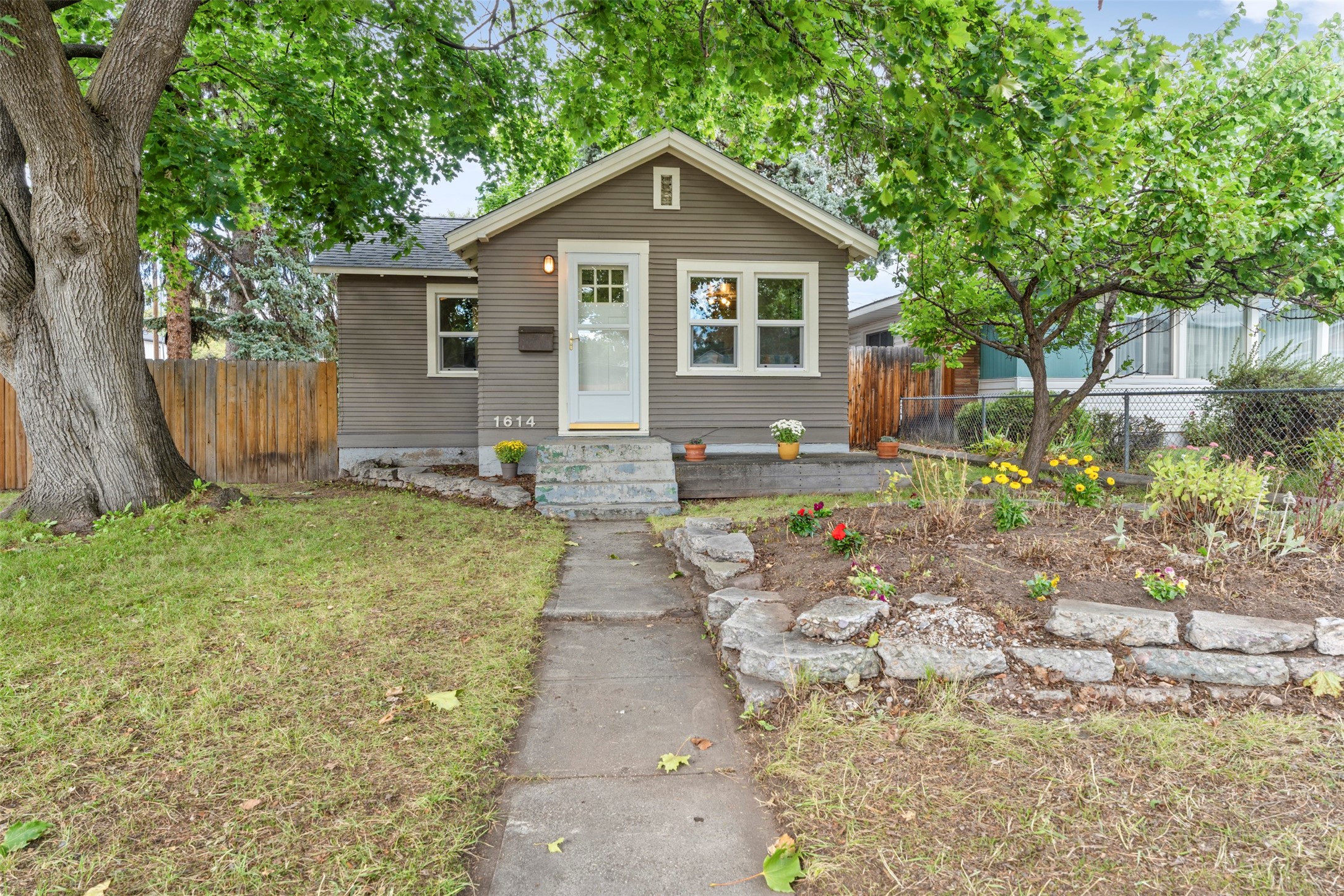 1614 S 9th Street W Property Photo 2