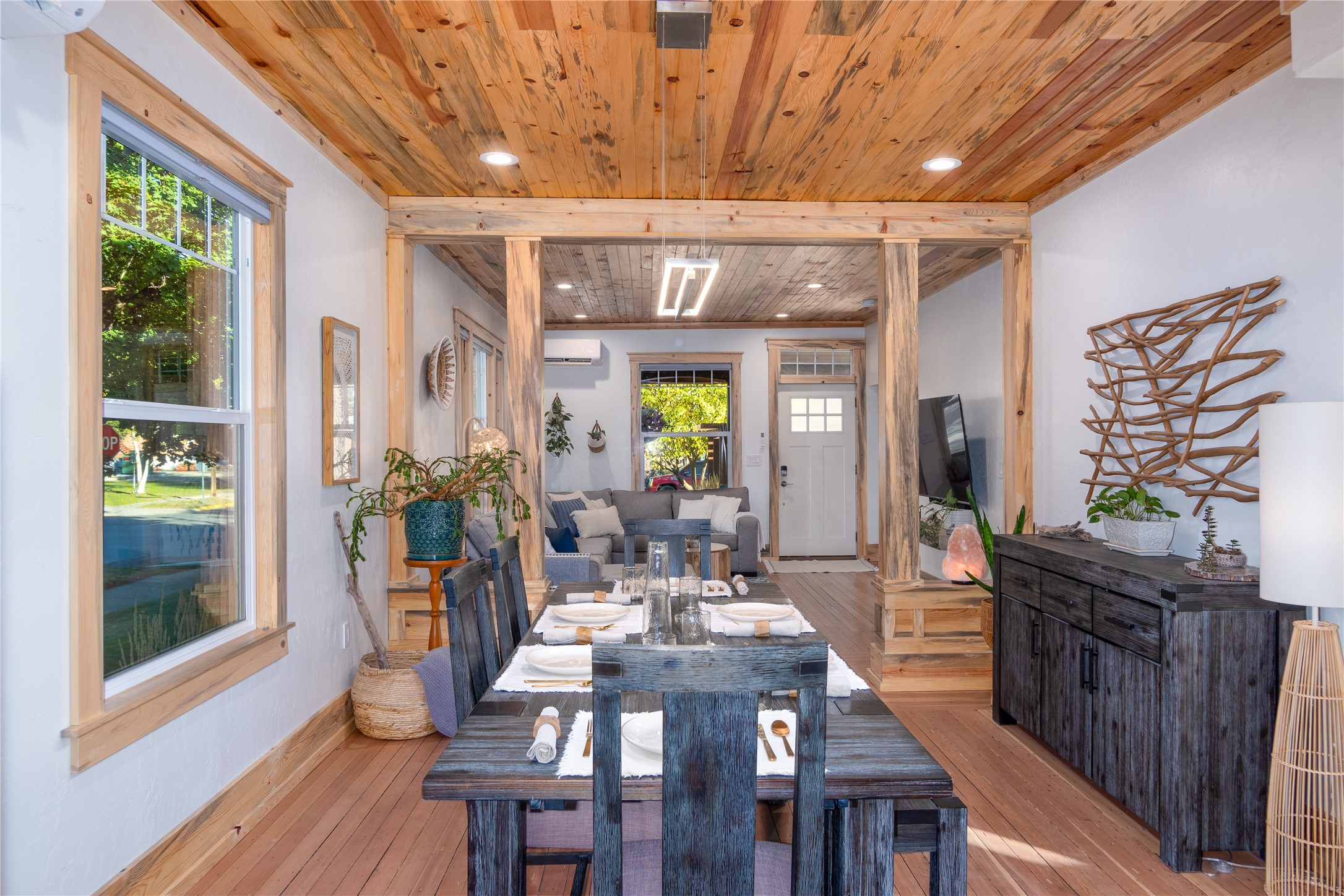 804 Mineral Avenue Property Photo 6