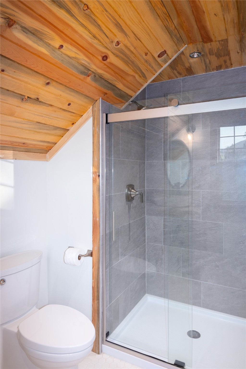 804 Mineral Avenue Property Photo 10