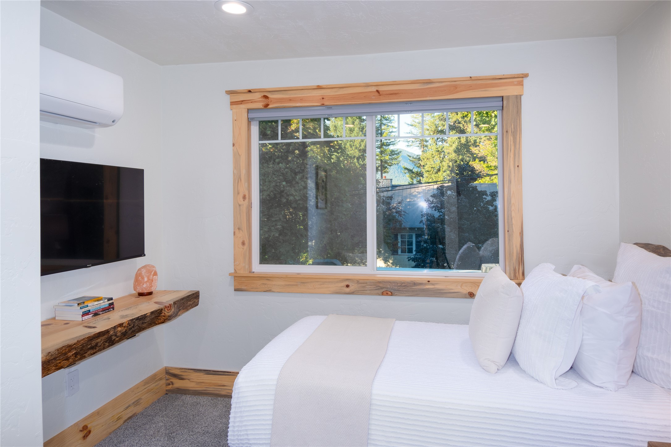 804 Mineral Avenue Property Photo 12