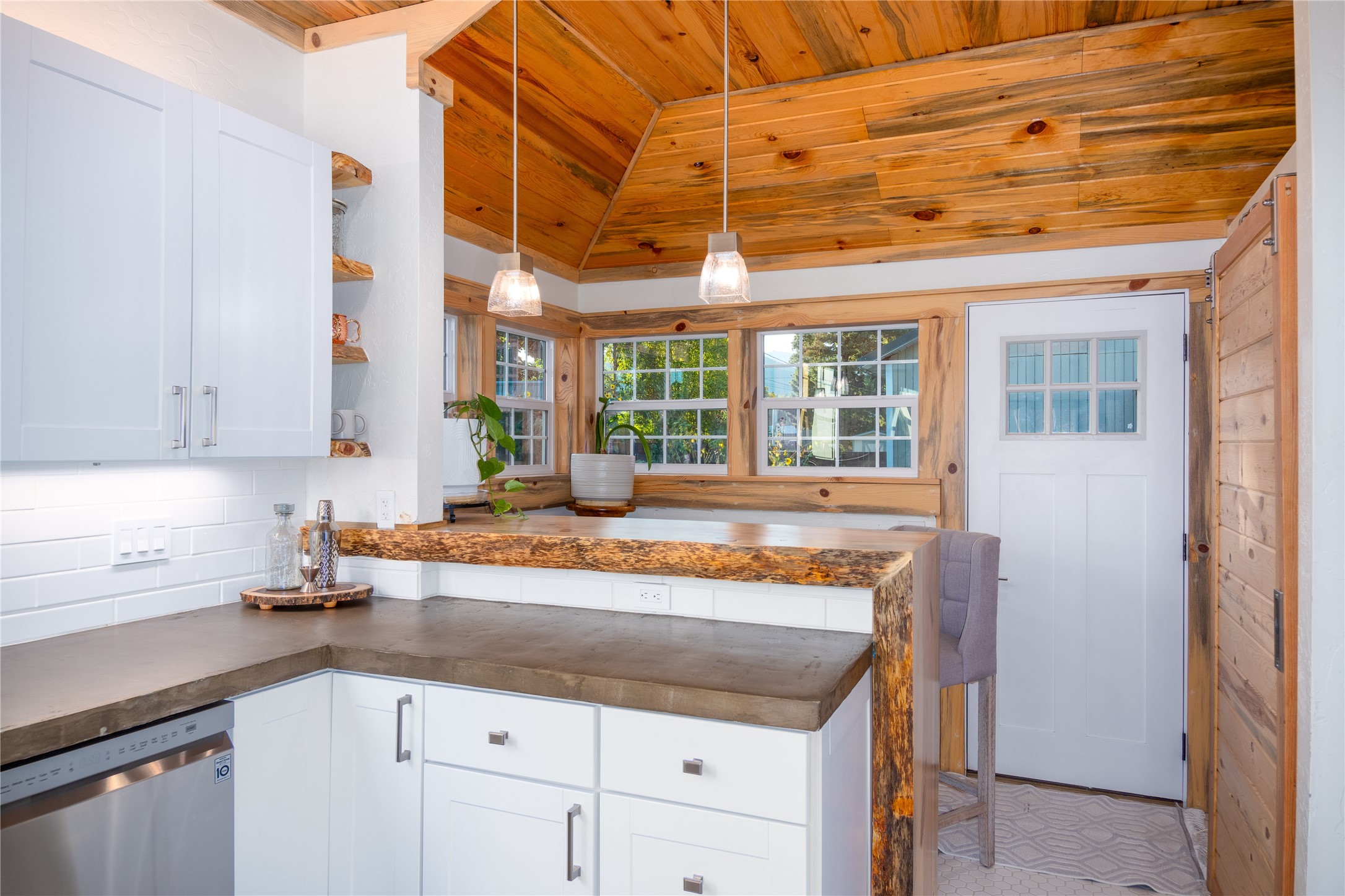 804 Mineral Avenue Property Photo 22