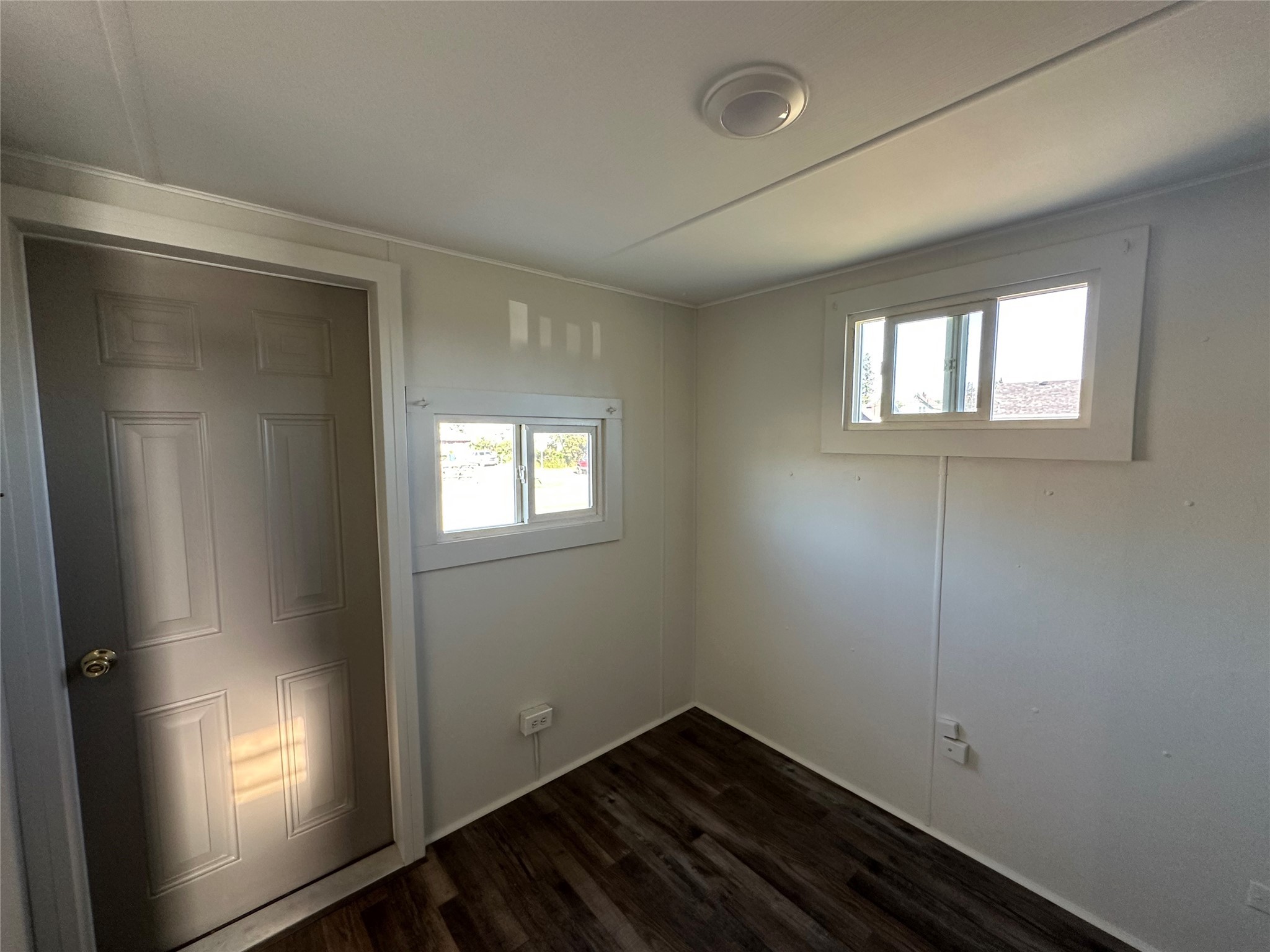 501 E Hampton Street Property Photo 6