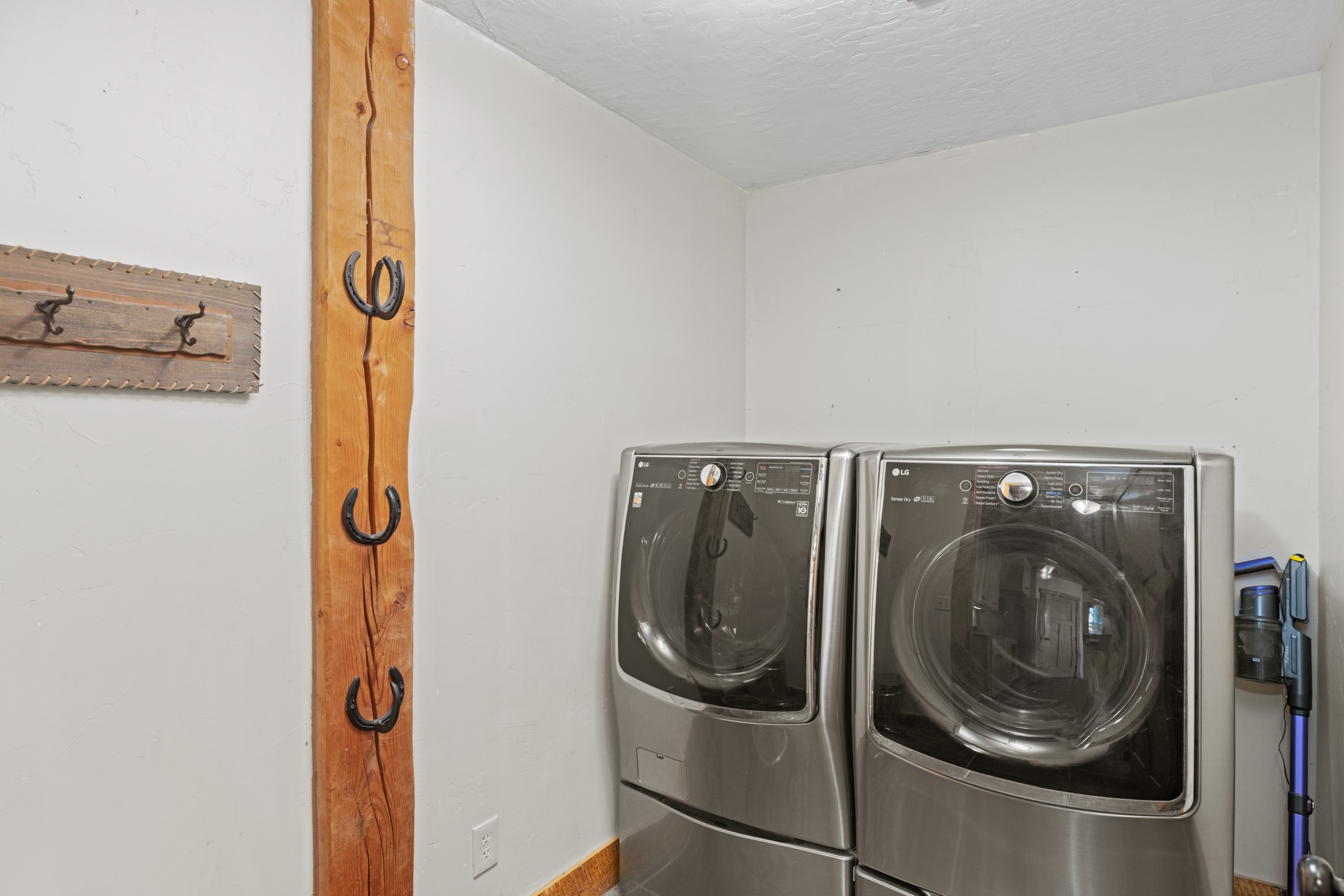 1200 Shaw Lane Property Photo 44