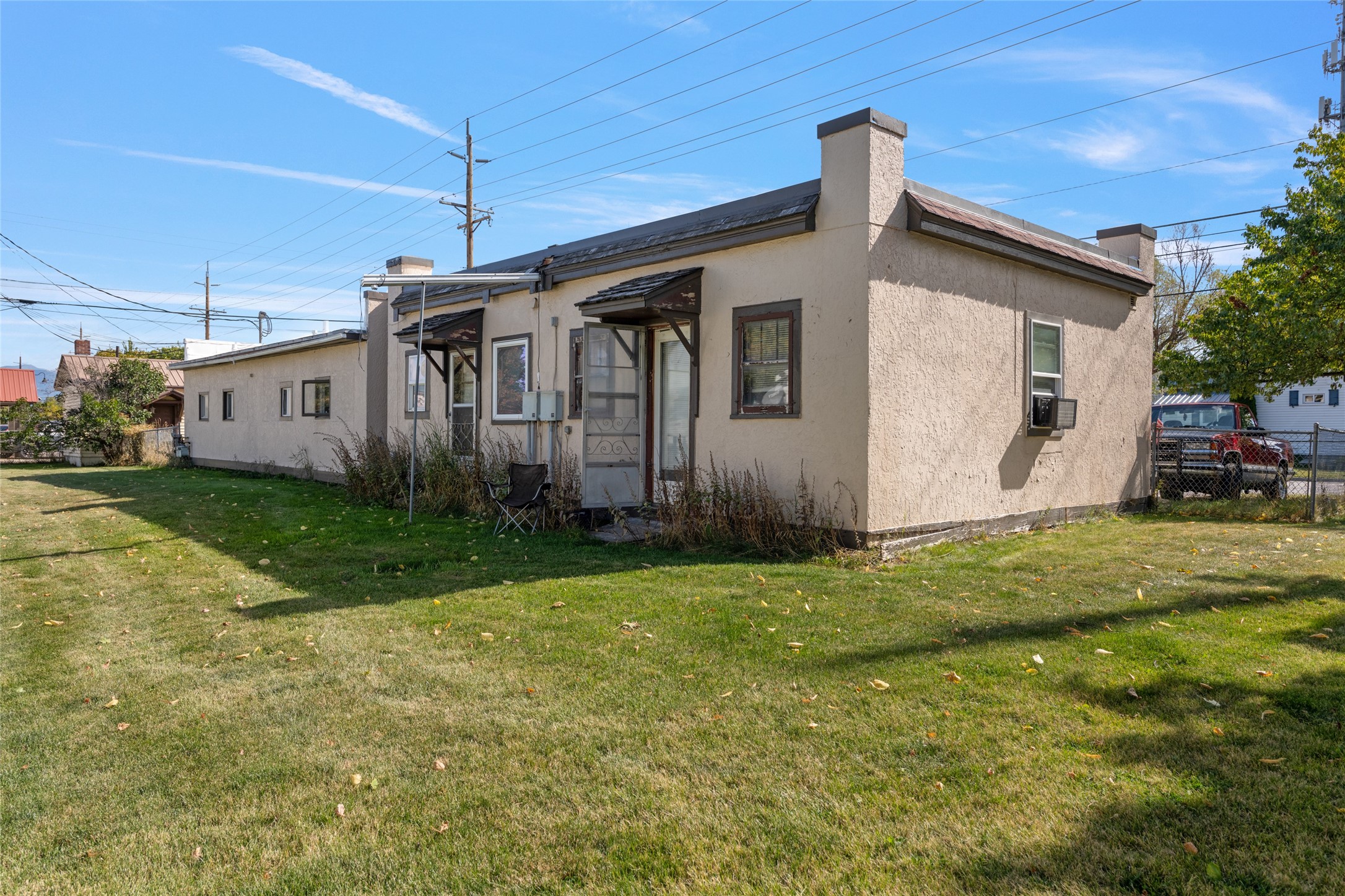 227 W Montana Street W Property Photo 4