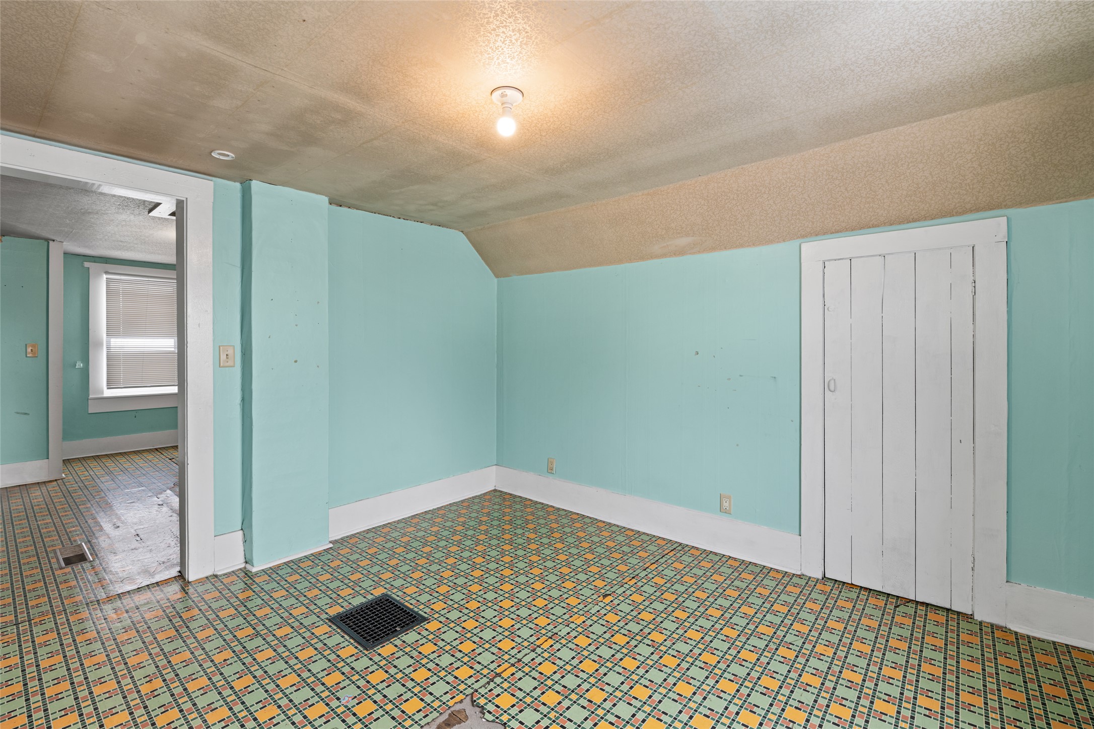 161 3rd Avenue West North Property Photo 28