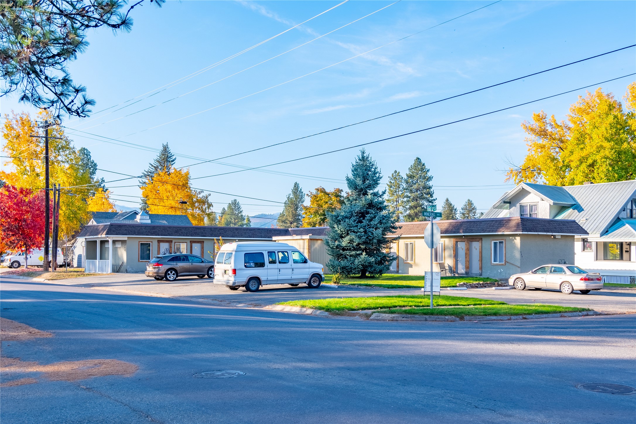 919 Mineral Avenue Property Photo 3