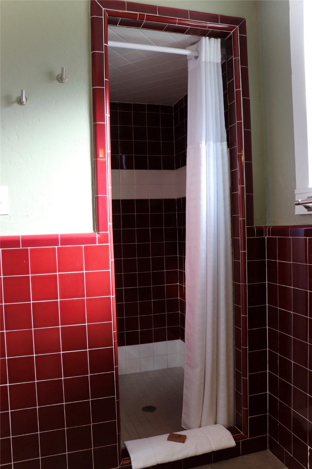 808 Mineral Avenue Property Photo 5