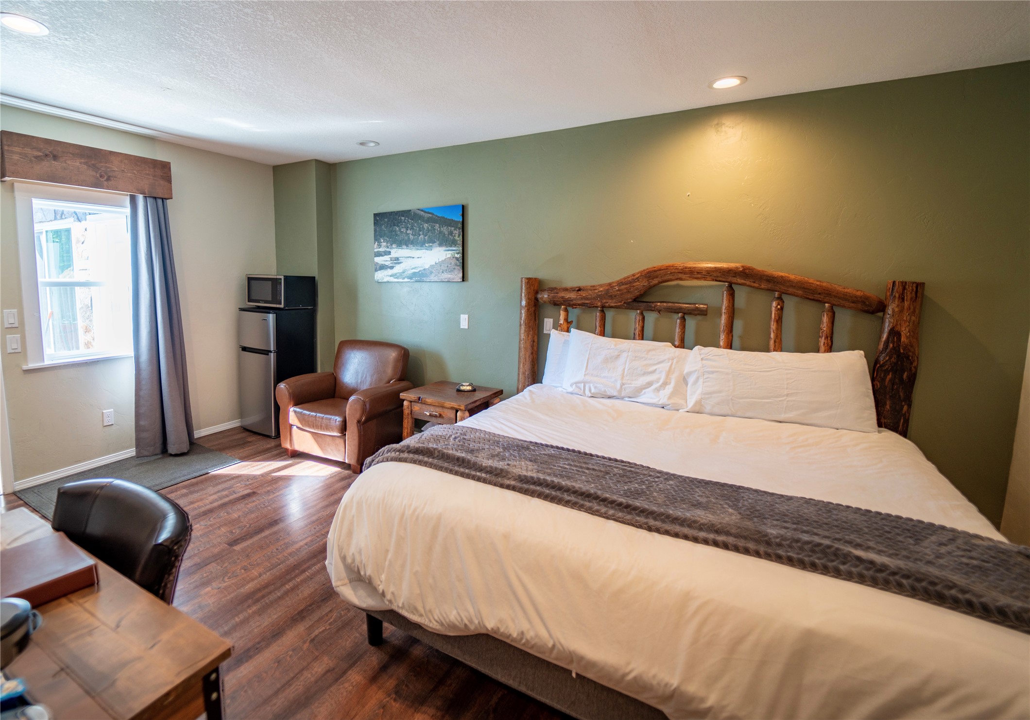808 Mineral Avenue Property Photo 9