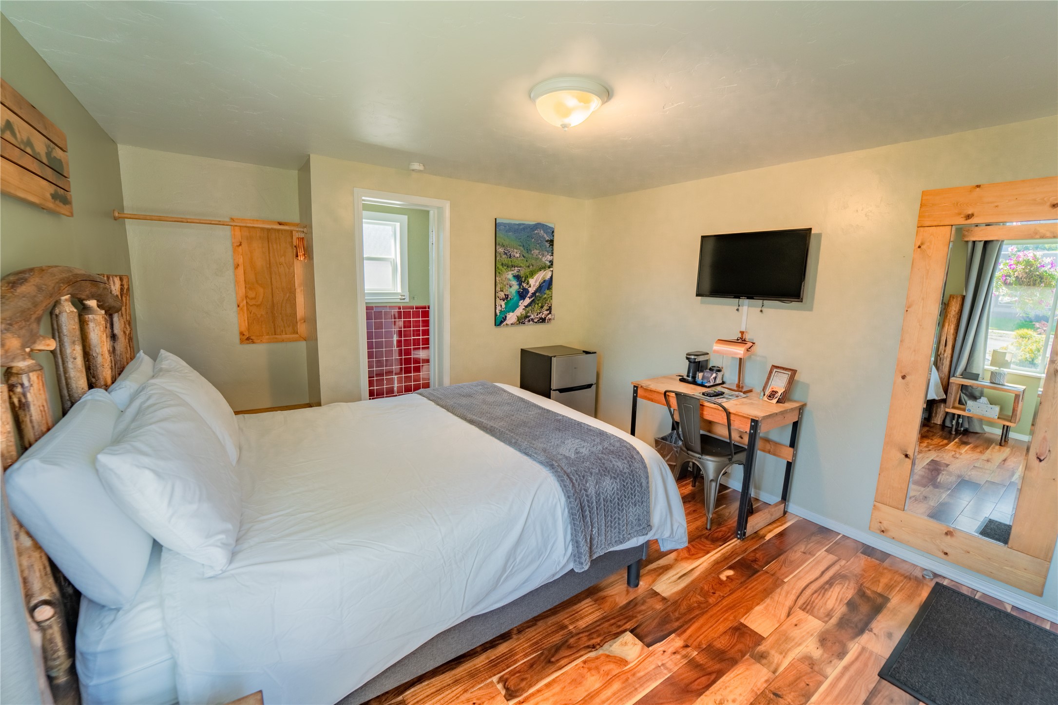 808 Mineral Avenue Property Photo 11