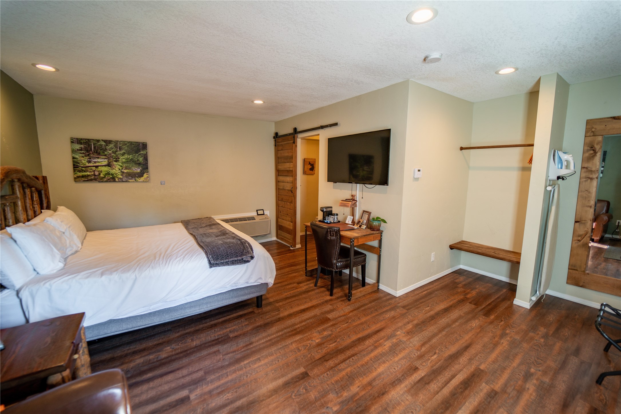808 Mineral Avenue Property Photo 13