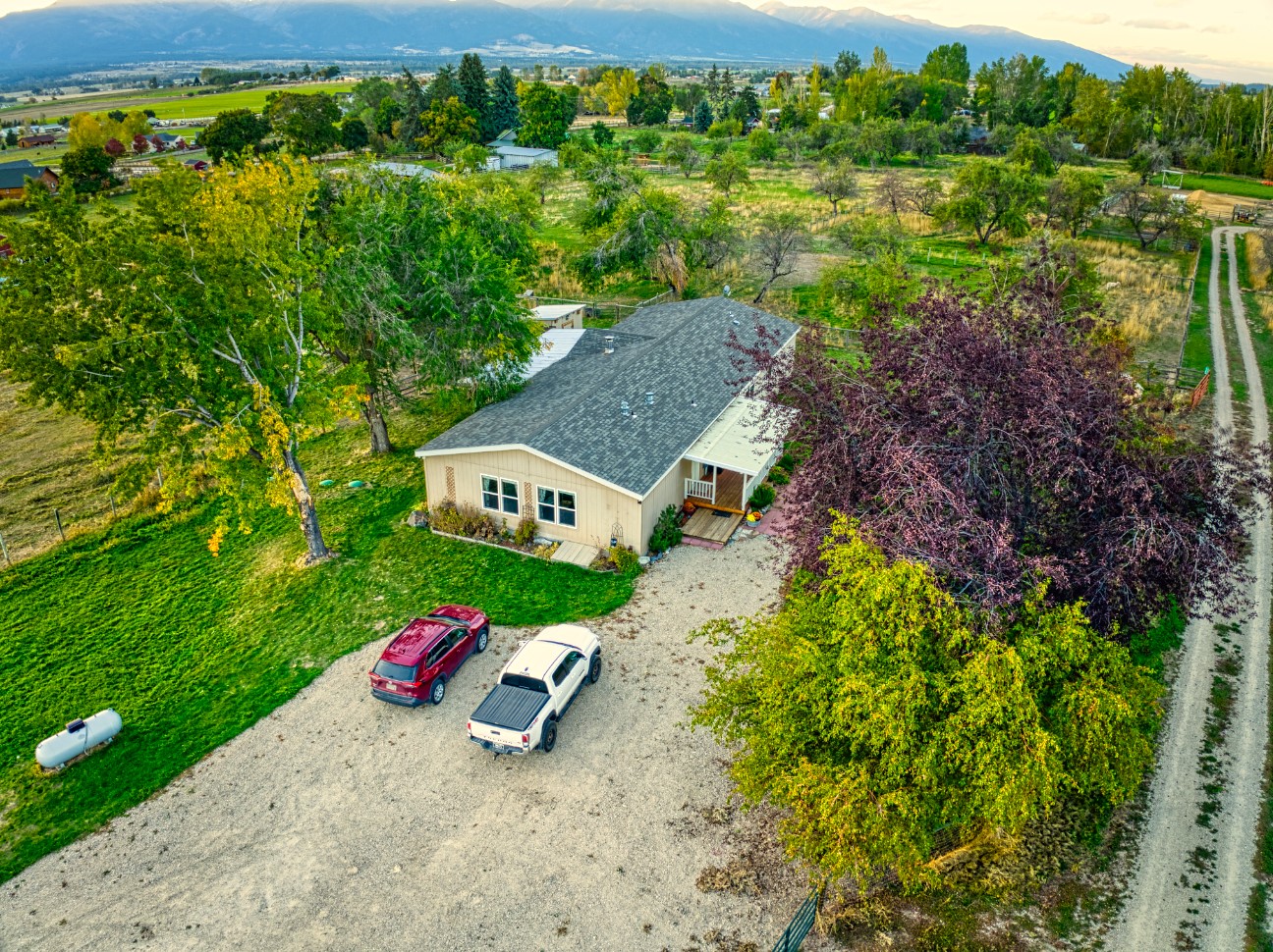 1255 Apple Blossom Lane Property Photo 3
