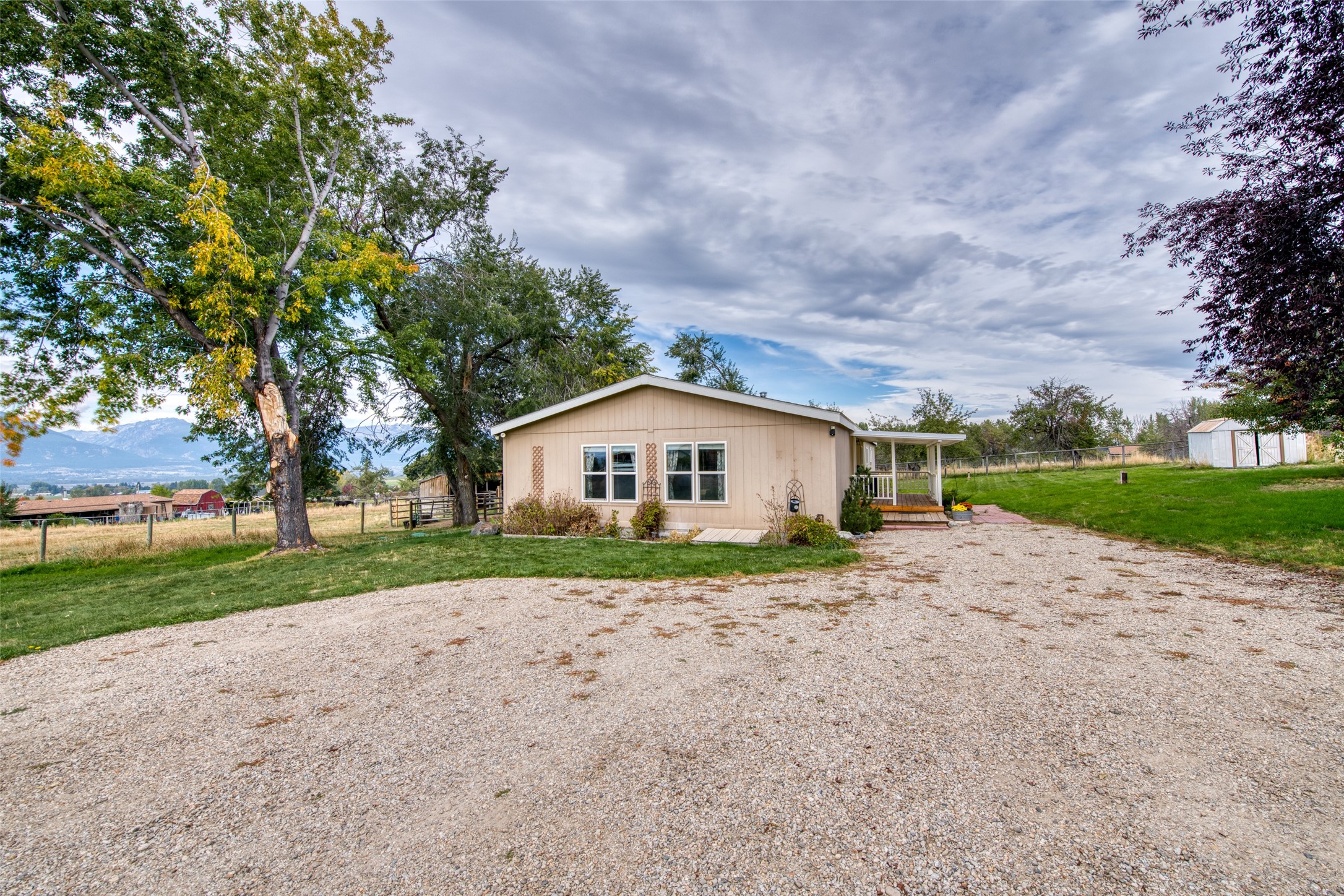 1255 Apple Blossom Lane Property Photo 7