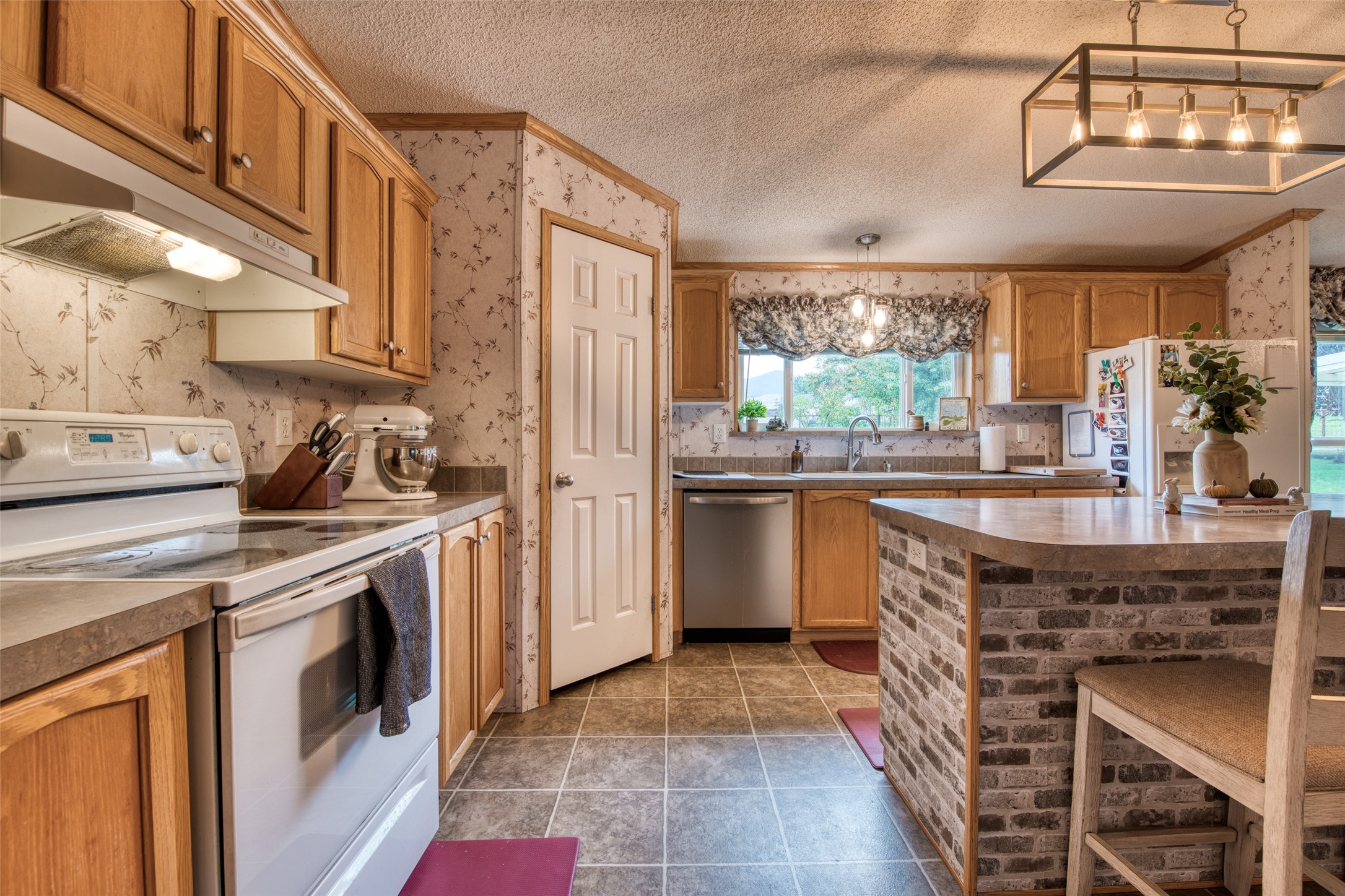 1255 Apple Blossom Lane Property Photo 28