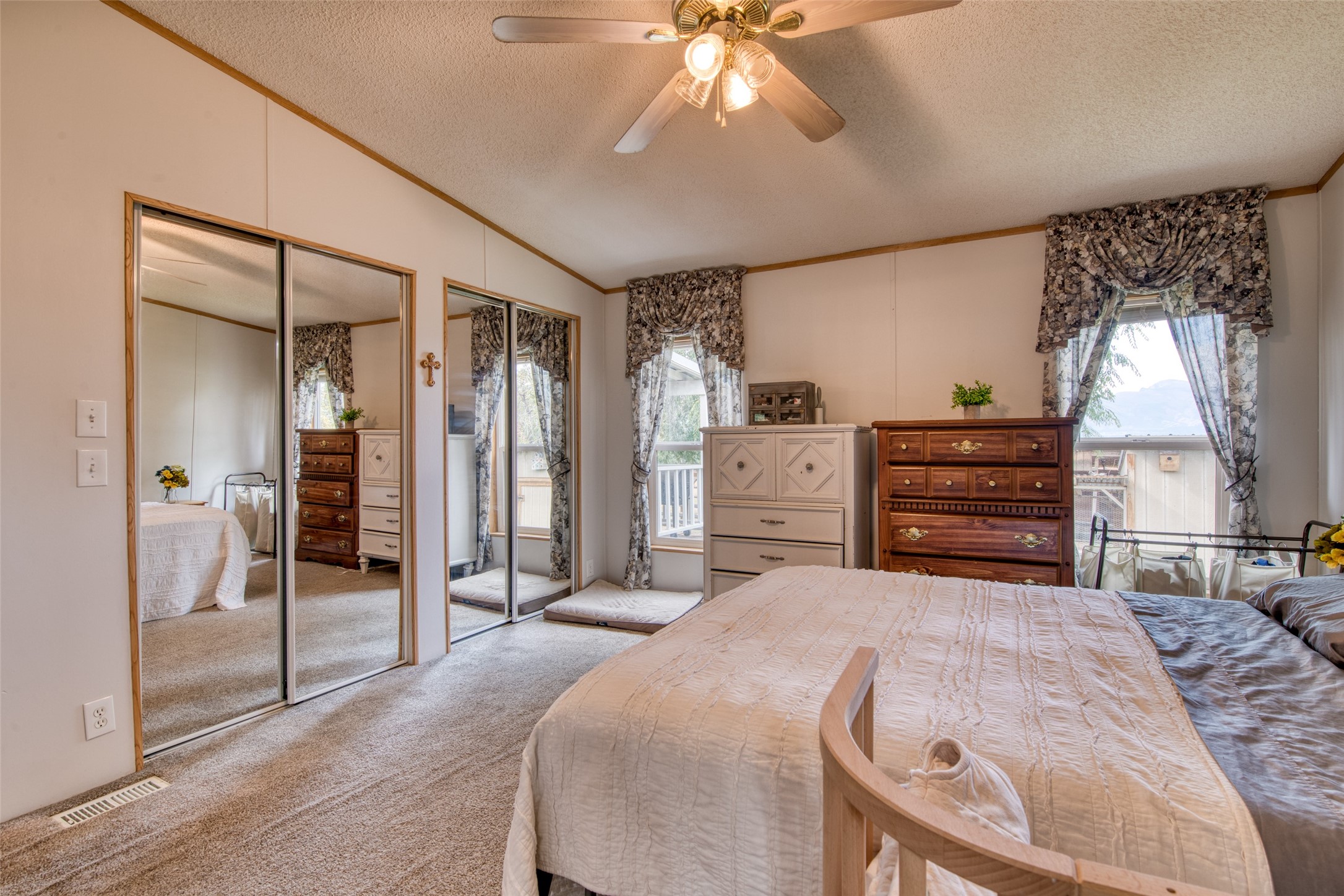 1255 Apple Blossom Lane Property Photo 32