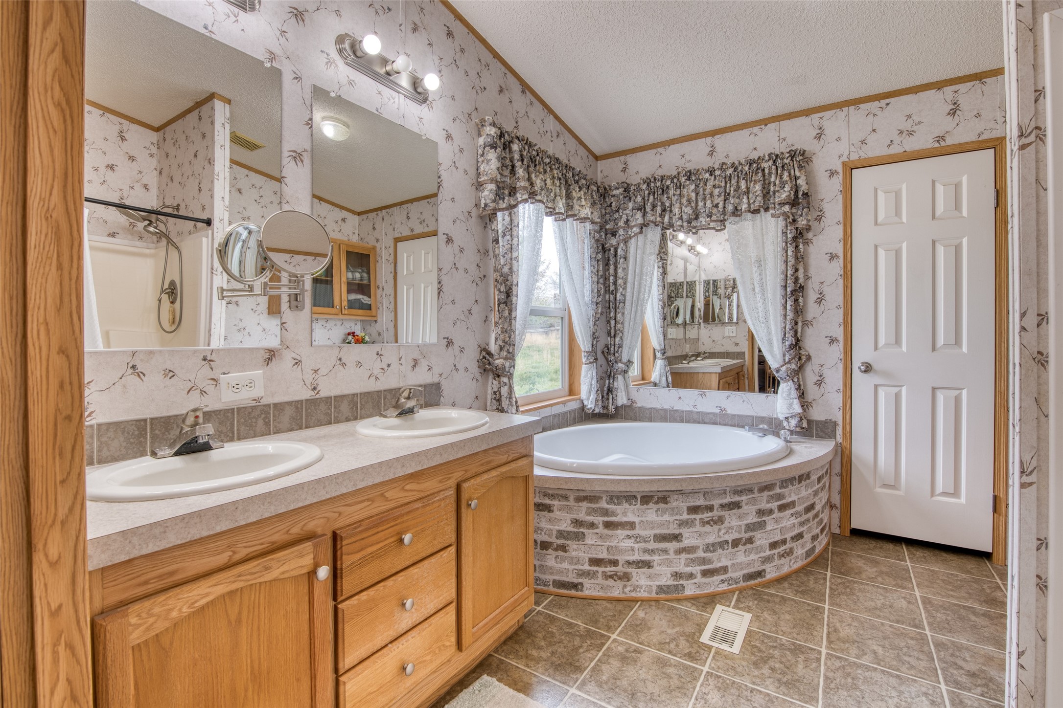 1255 Apple Blossom Lane Property Photo 33
