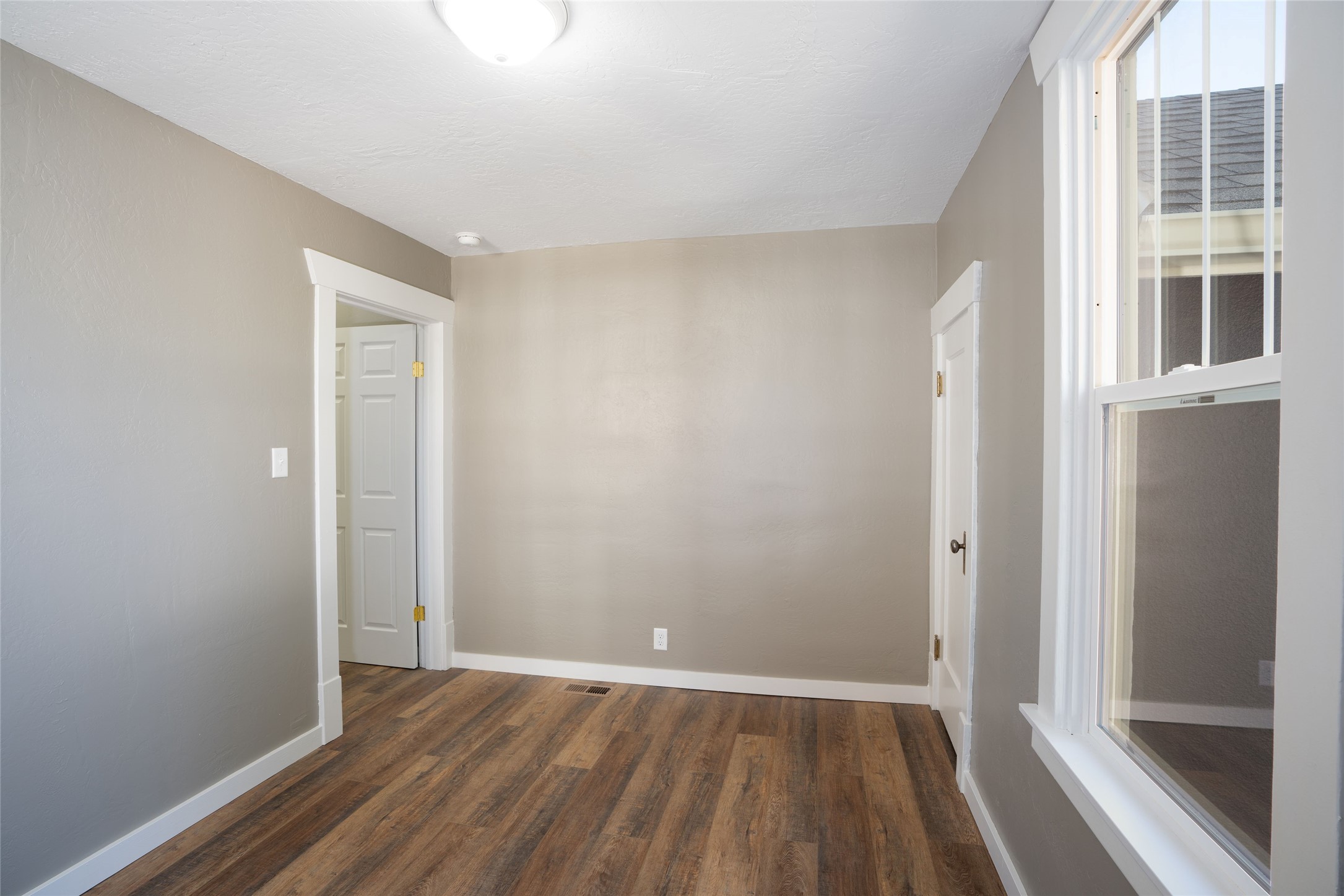 614 3rd Avenue Property Photo 14