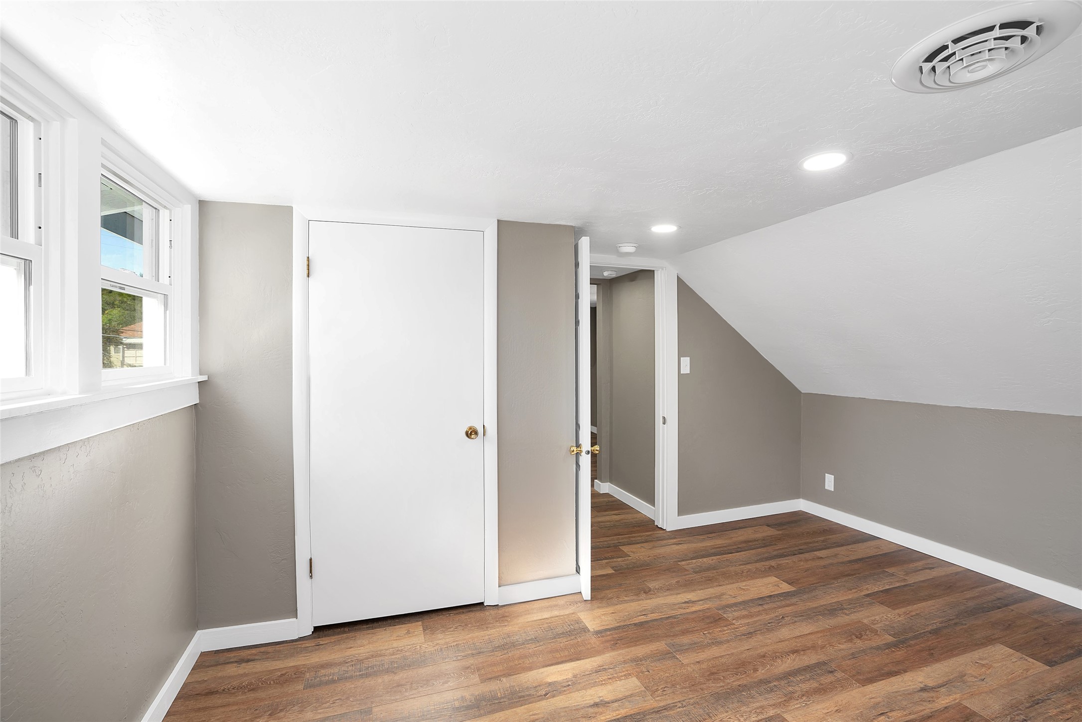 614 3rd Avenue Property Photo 15