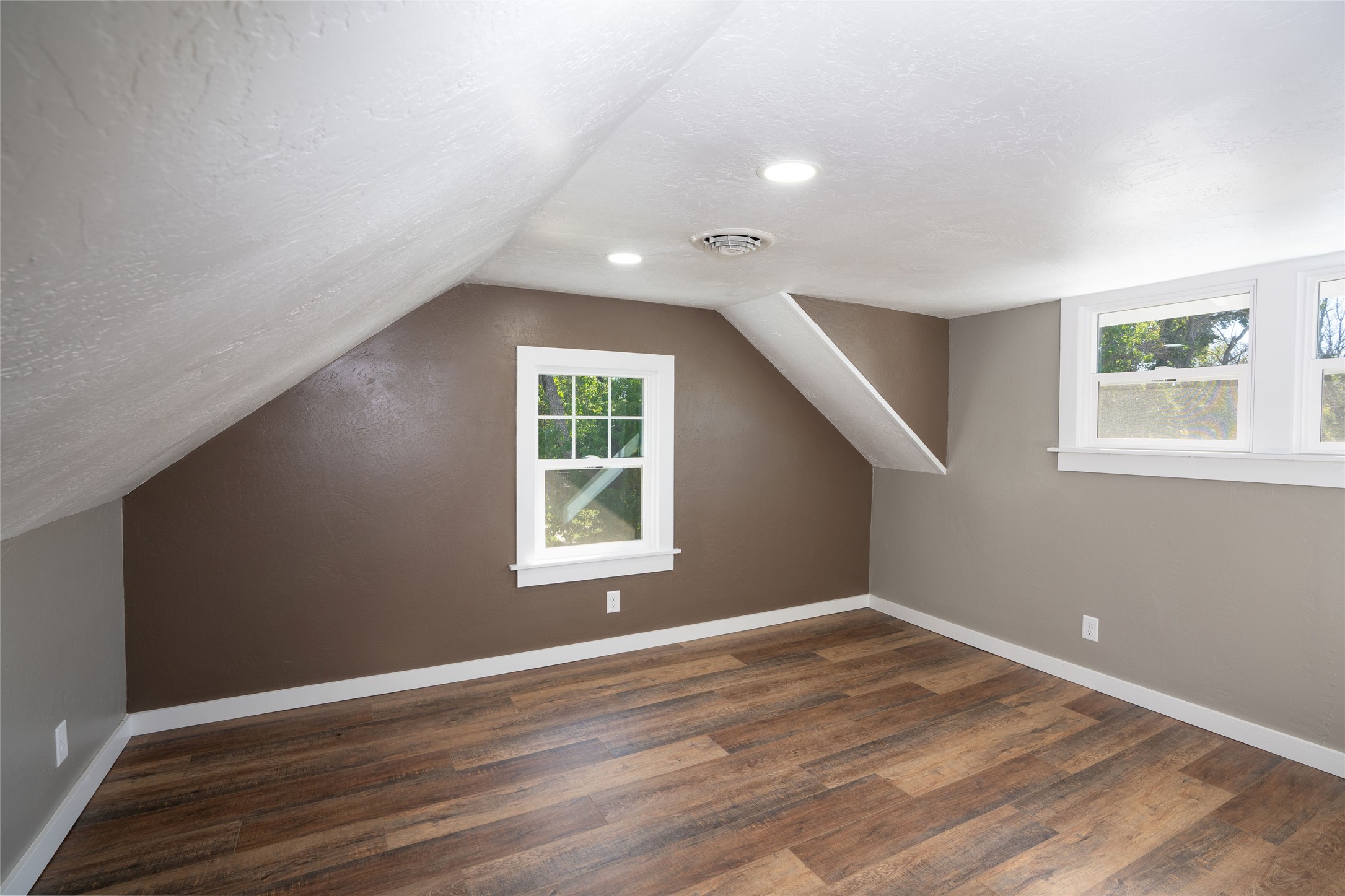 614 3rd Avenue Property Photo 19