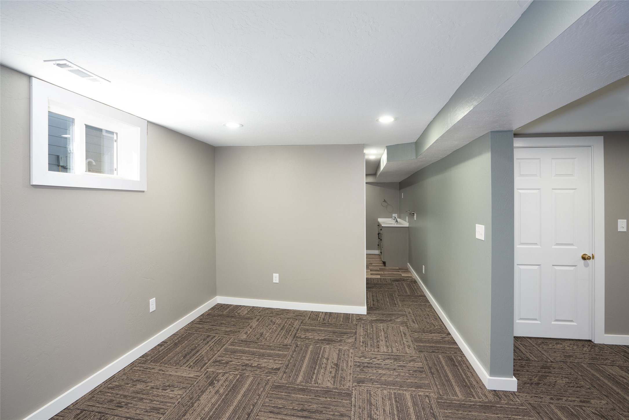 614 3rd Avenue Property Photo 28
