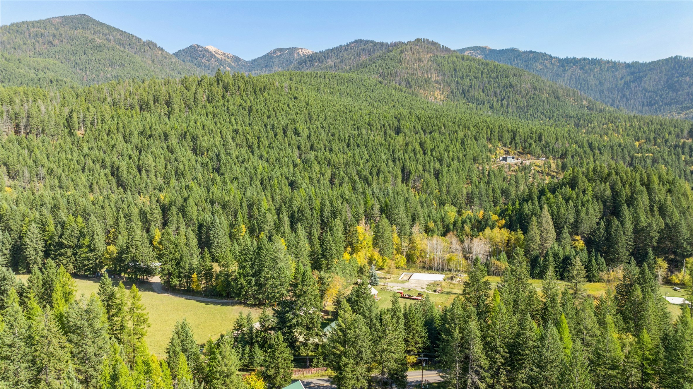 1627 Foothill Road Property Photo 6