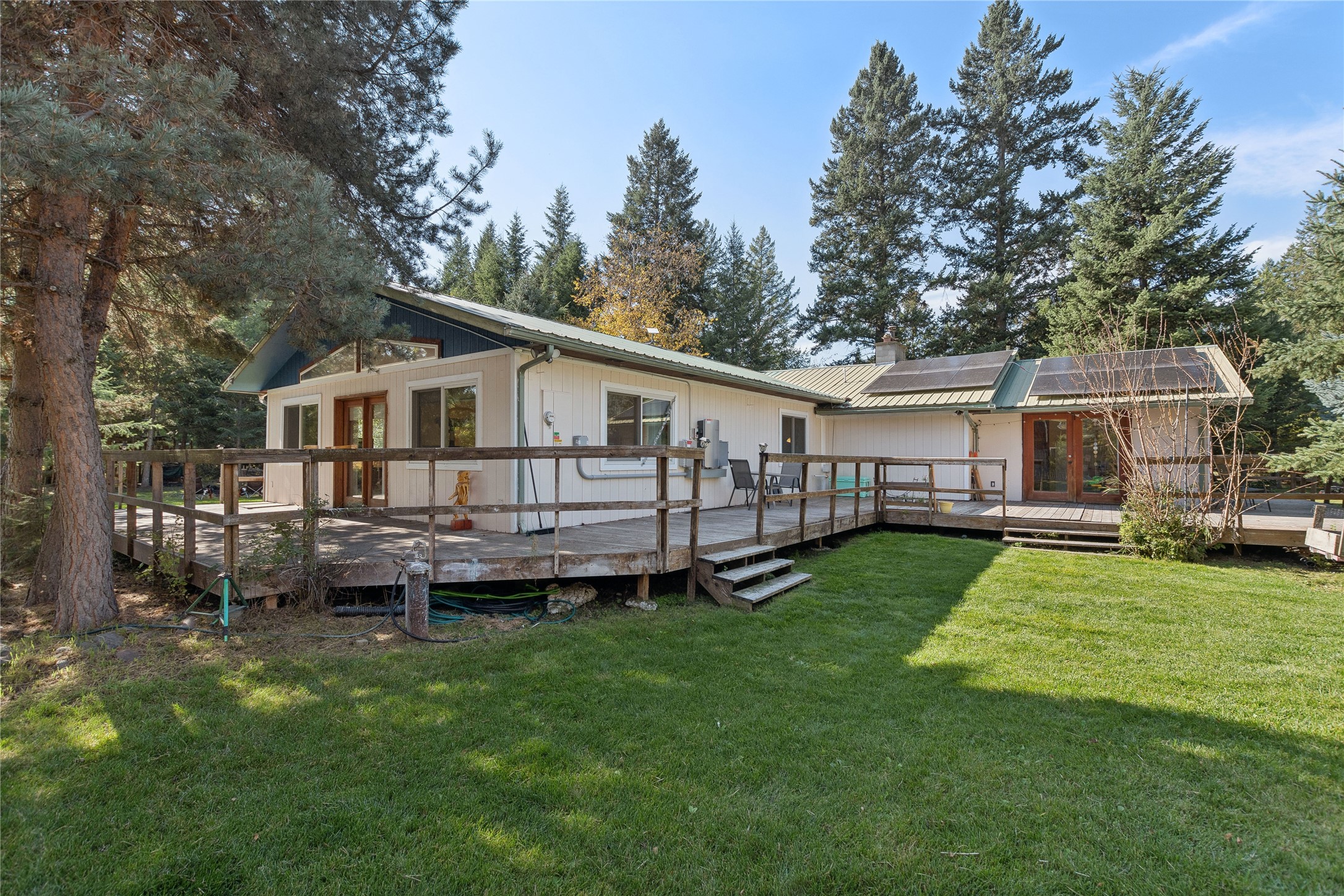 1627 Foothill Road Property Photo 10