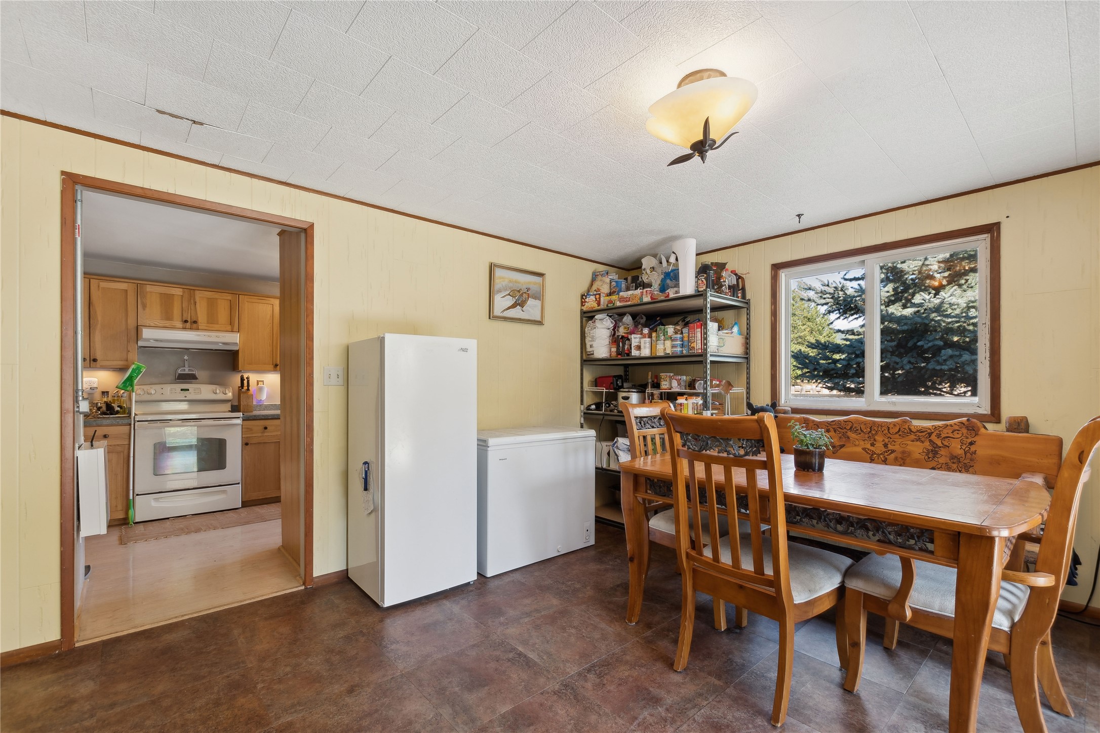 1627 Foothill Road Property Photo 17