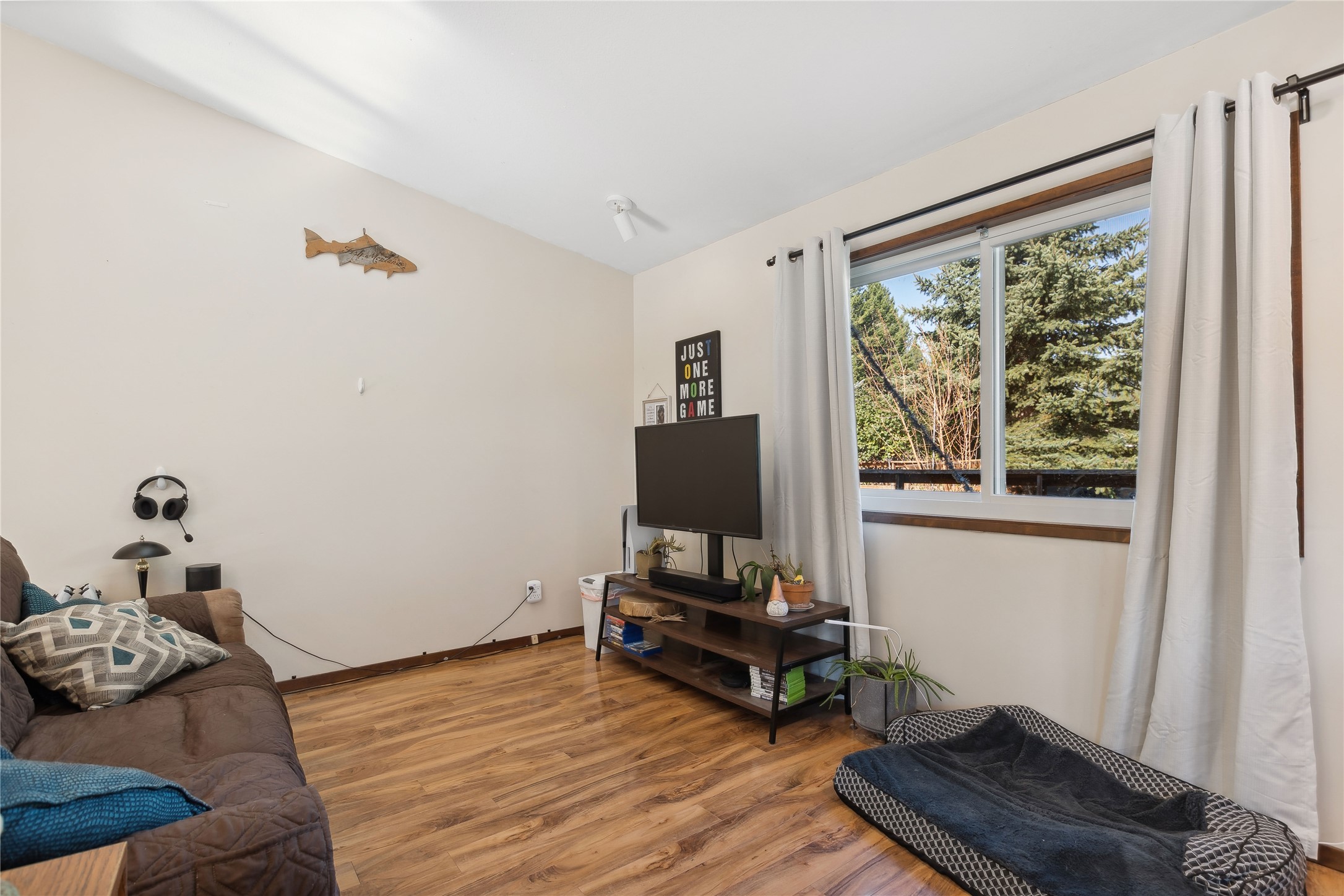 1627 Foothill Road Property Photo 21