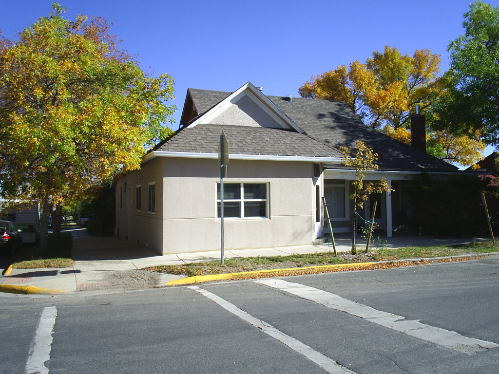 640 Hollins Avenue Property Photo 2