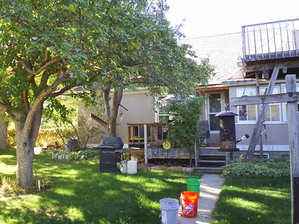 640 Hollins Avenue Property Photo 5